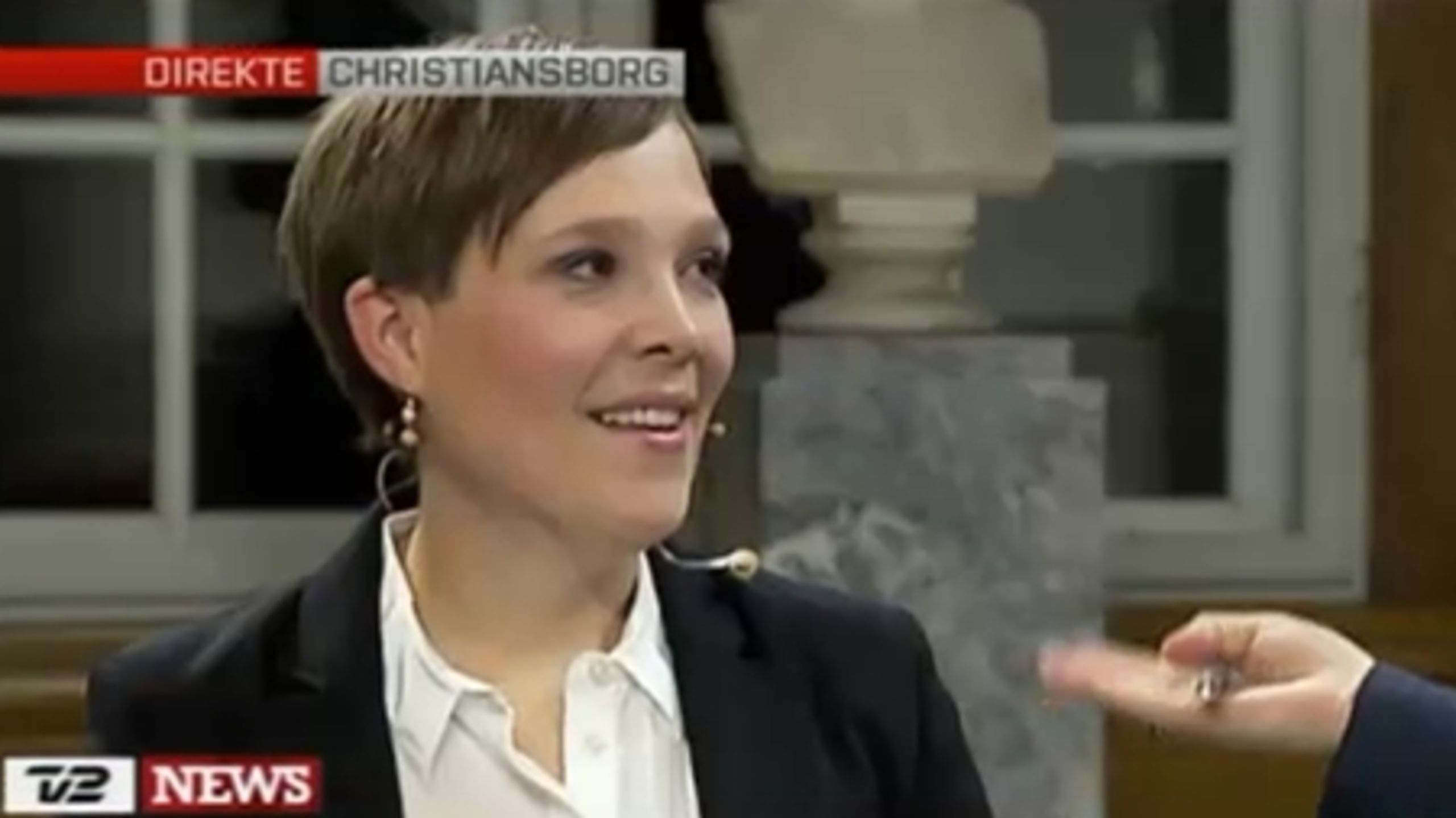 Astrid Krag var i front fra start til slut i tv-debatten, skriver Altinget.dks Erik Holstein i sin anmeldelse af duellen på TV 2 NEWS.