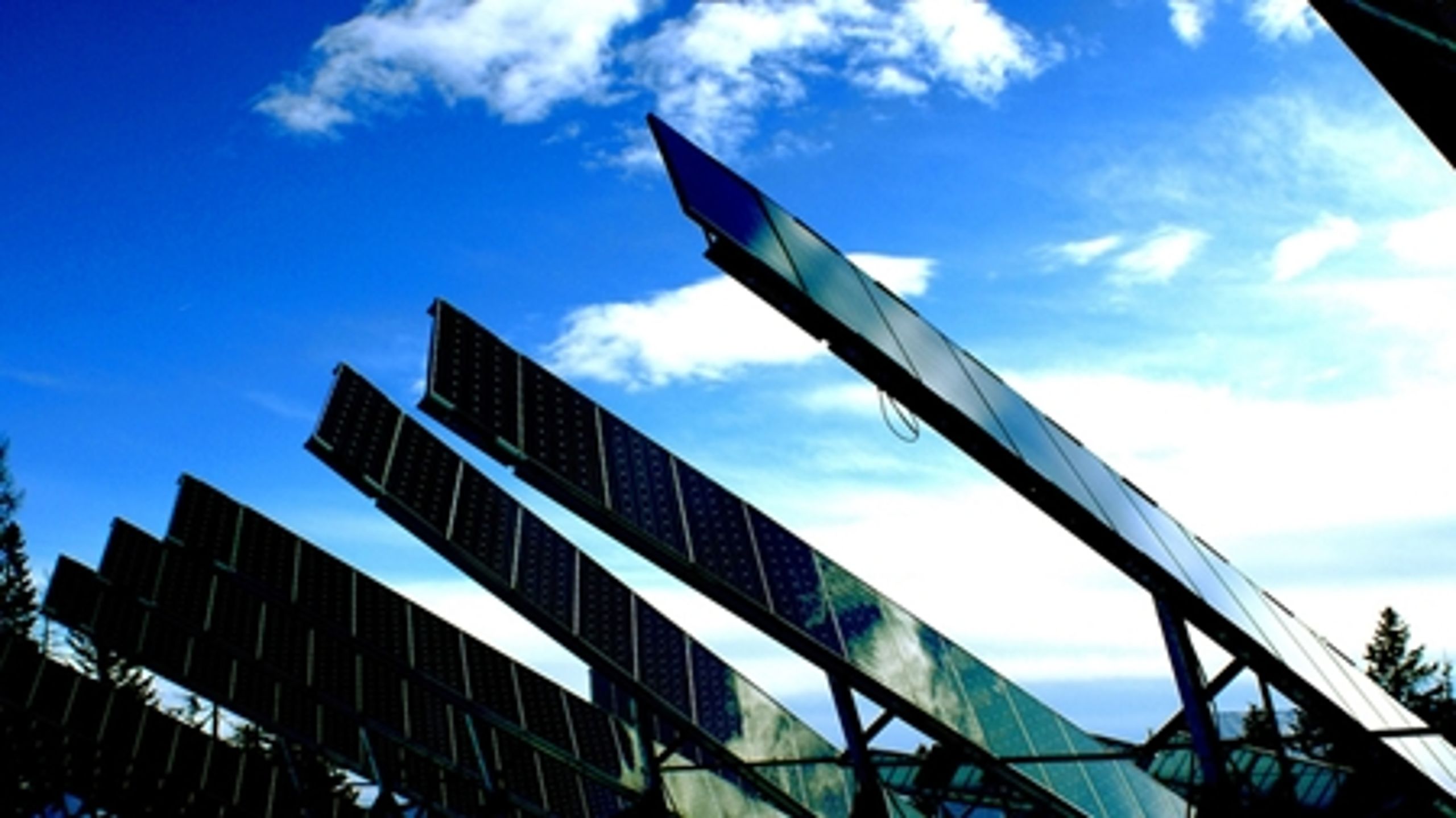 Klima- og energiminister Martin Lidegaard (R) vil fjerne grænsen for, hvor store solcelleanlæg må være. Det er en del af regeringens solcelleudspil. 