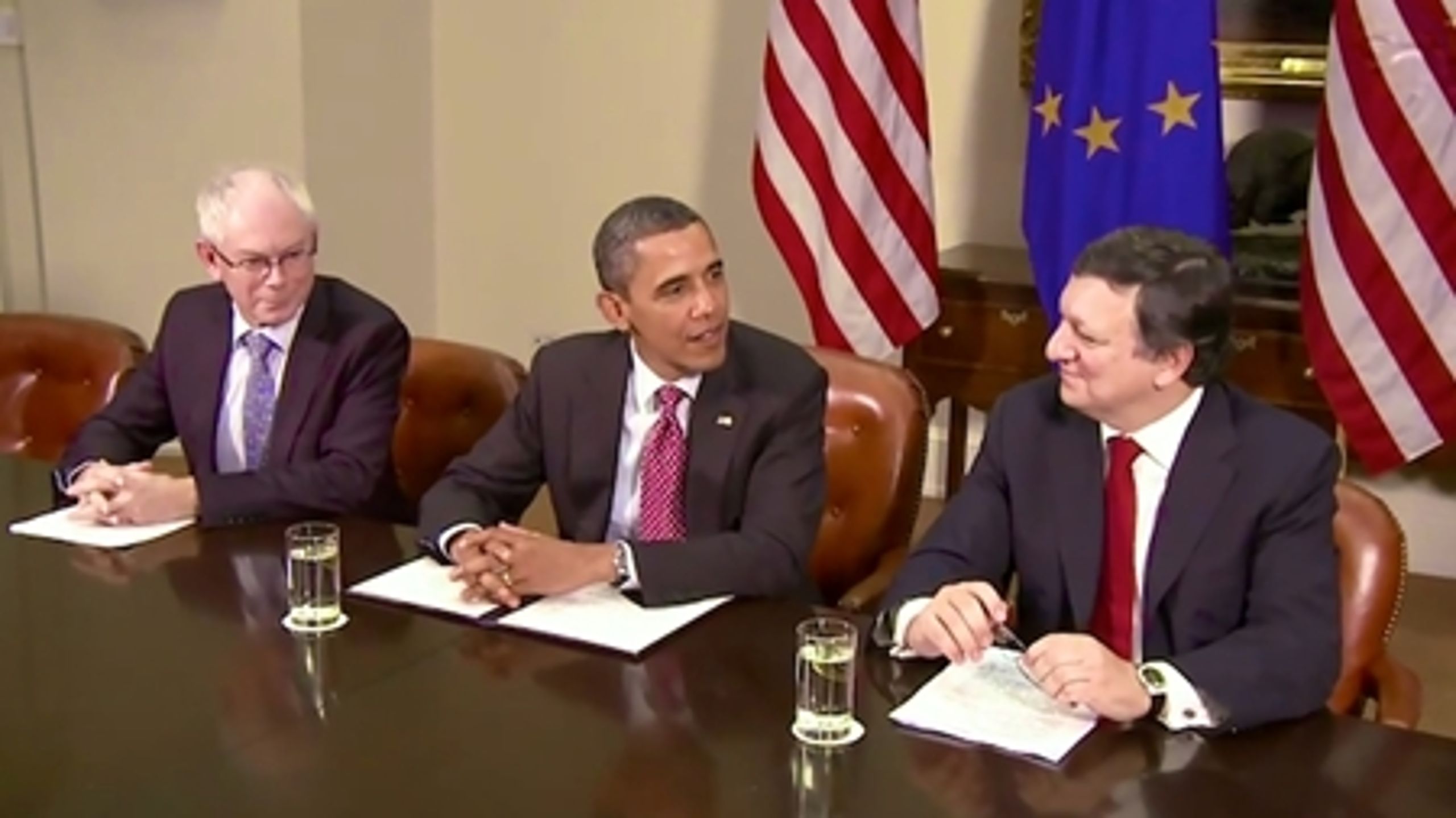 Denne uge er Europaudvalget i USA for at blive klogere på den frihandelsaftale, USA og EU's ledere er blevet enige om at forsøge at forhandle i hus. Her diskuterer Obama, Rompuy og Barroso.