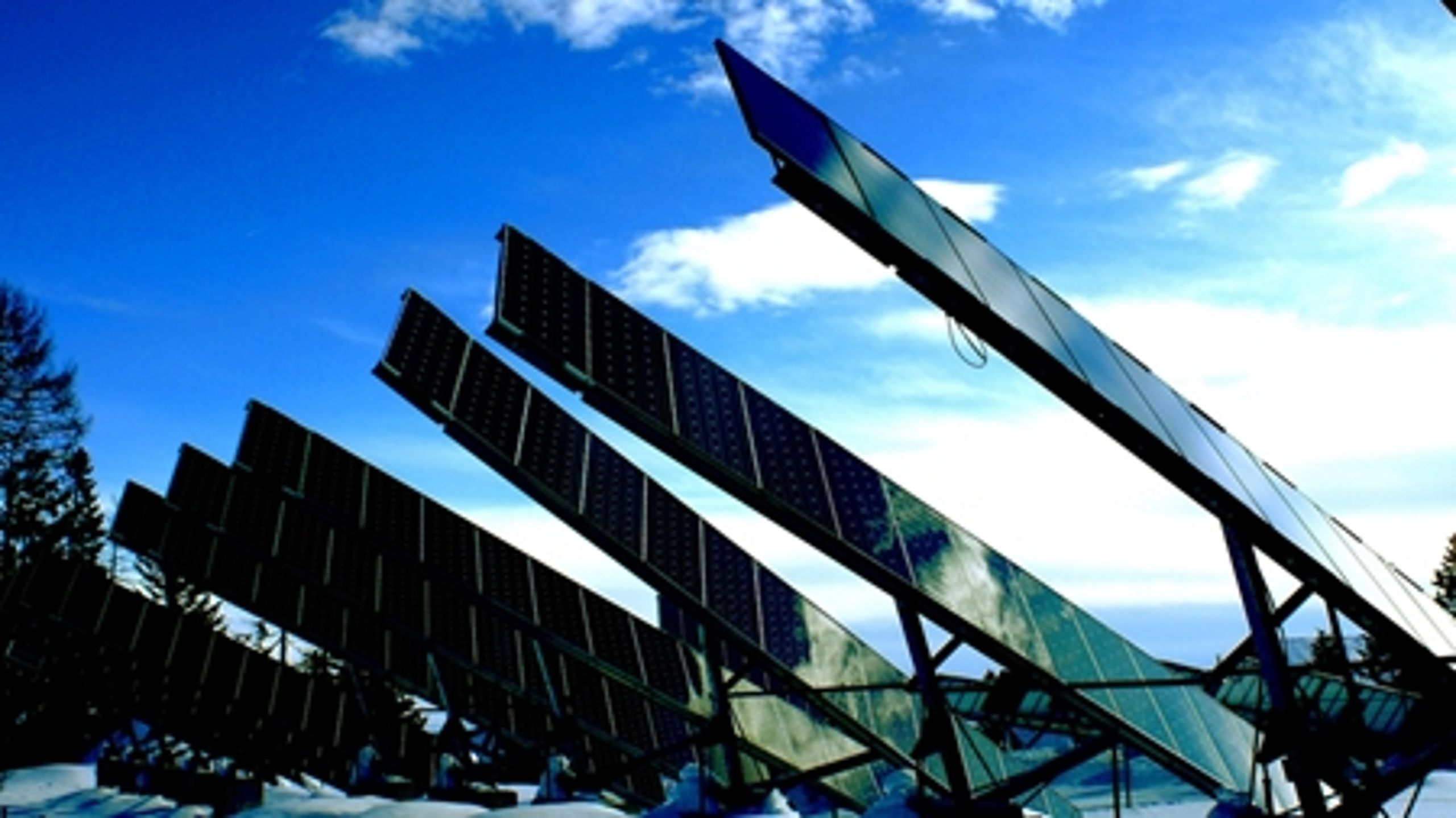 Enhedslisten forventer forslag til lovændringer, der gør det muligt at oprette fælles solcelleanlæg i for eksempel landsbyer, umiddelbart efter påske. 