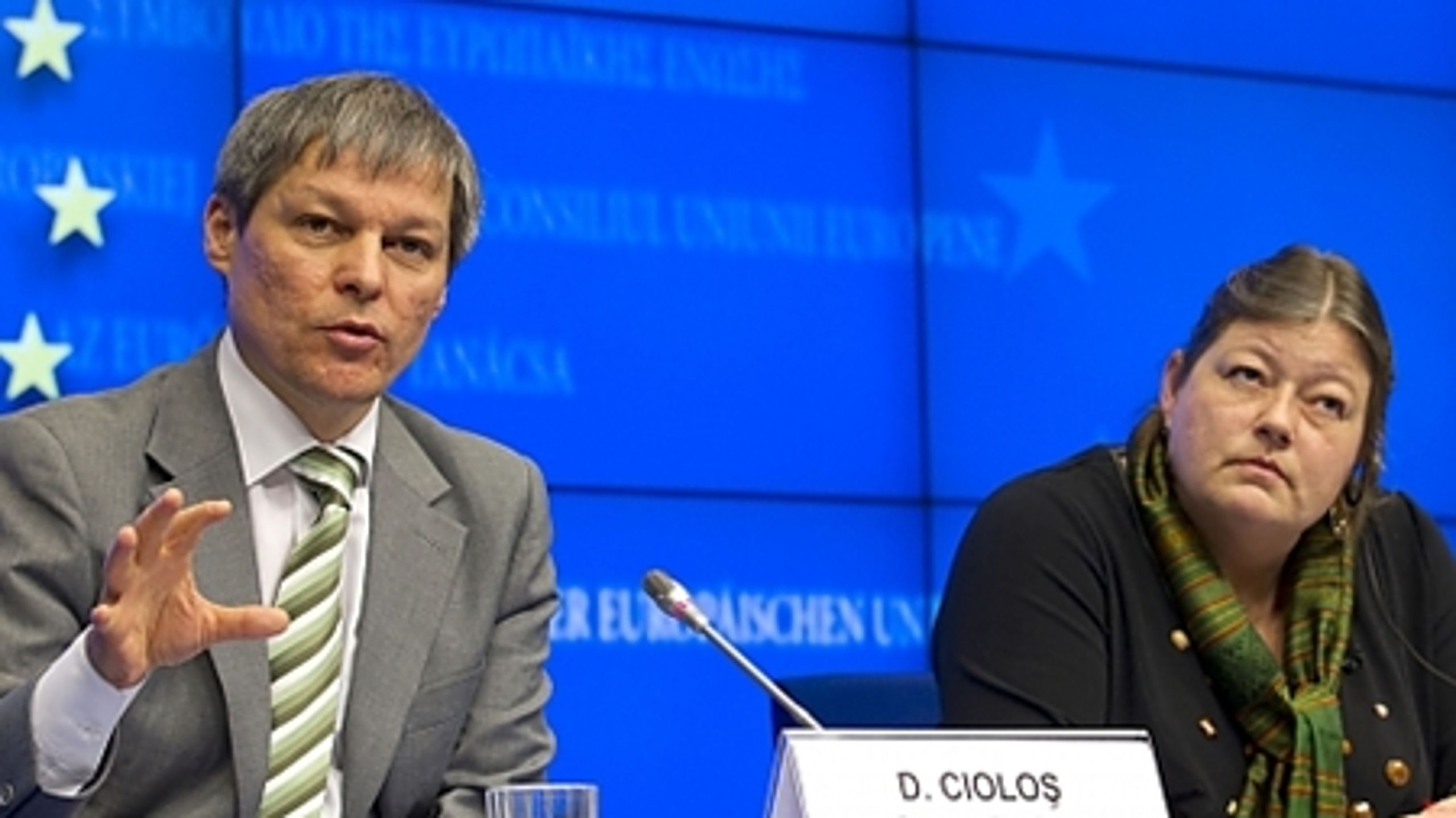 Landbrugskommissær Dacian Cioloş og fødevareminister Mette Gjerskov (S) er stærkt uenige om den såkaldte negativliste. 