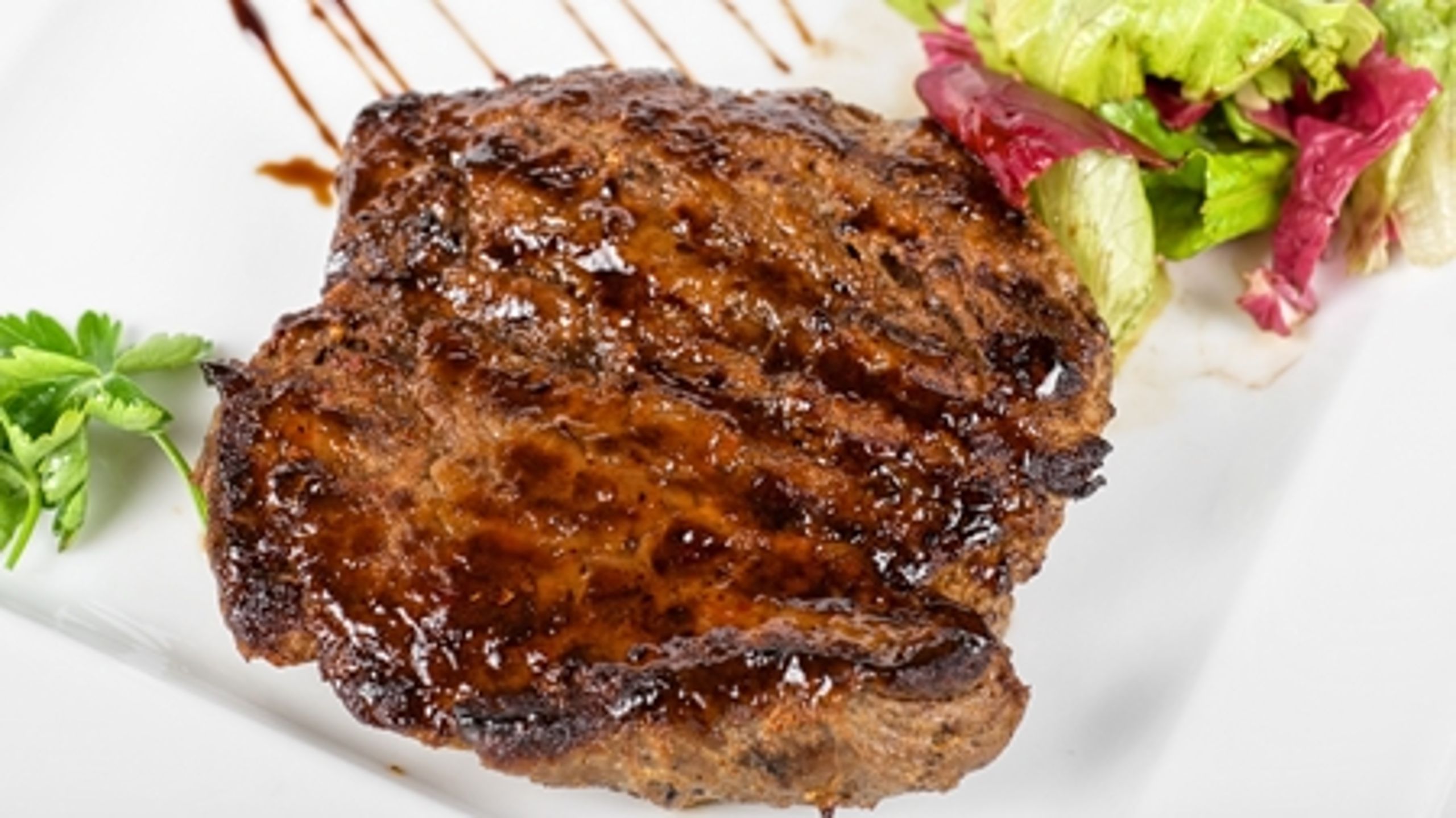Ifølge de nye kostråd bør danskerne maksimalt spise 500 gram rødt kød om ugen. 