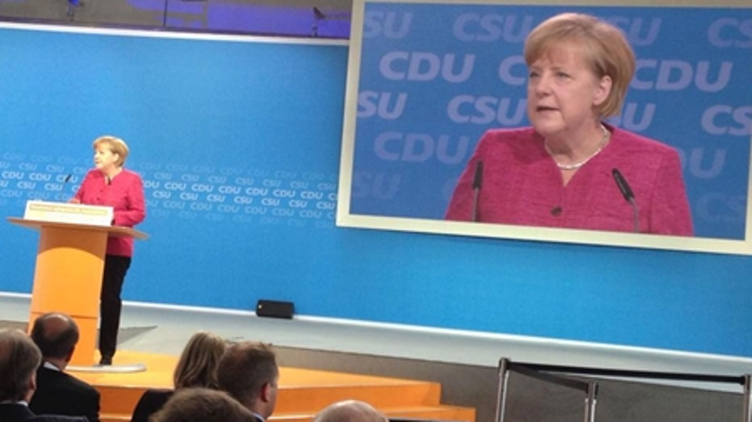 Den tyske kansler Angela Merkel står til at genvinde det tyske valg. Hvem hun kan danne regering med, er til gengæld noget usikkert.