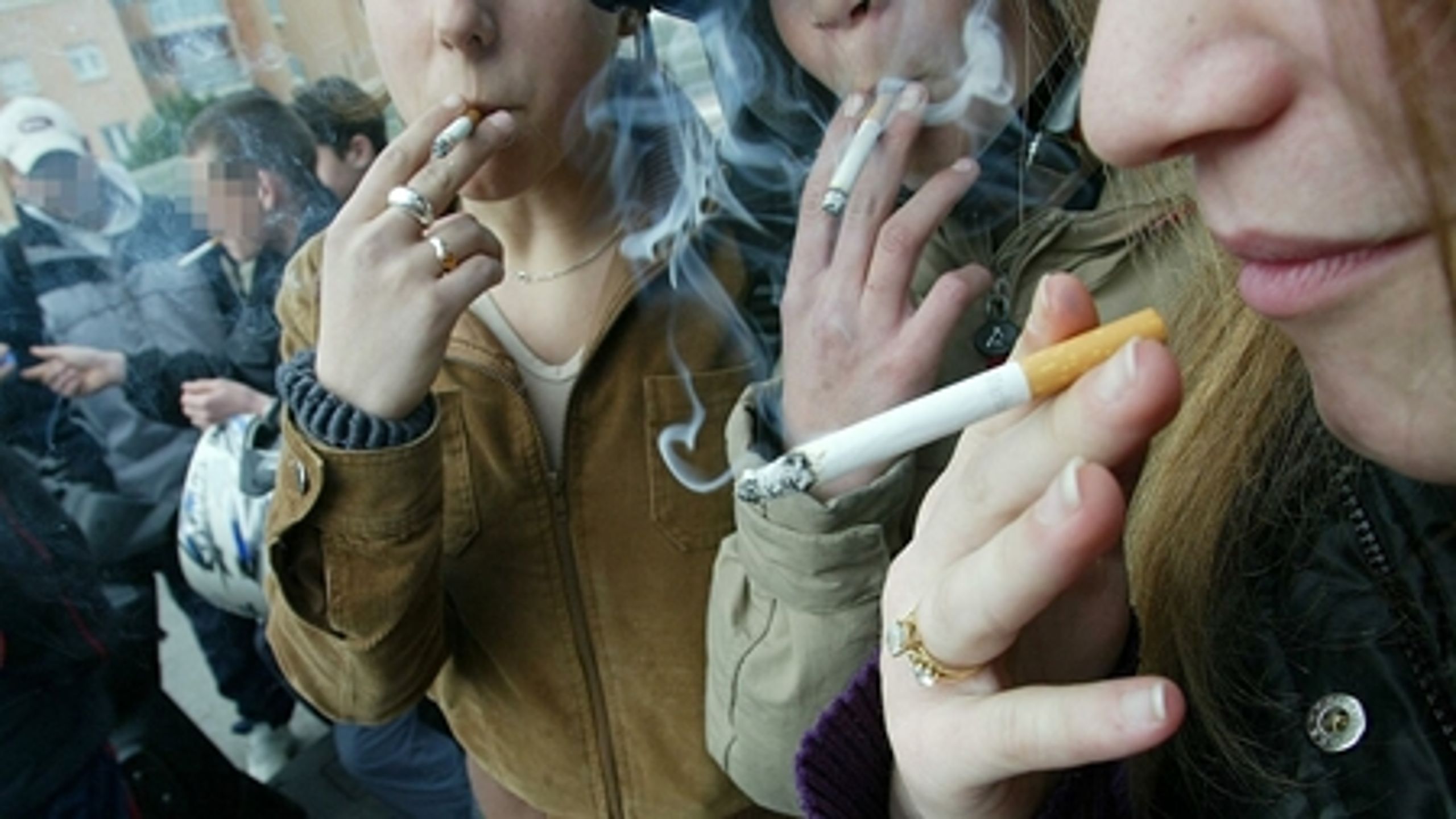 Europa-Parlamentet stemte tirsdag om tobaksdirektivet, som nu skal forhandles på plads med Ministerrådet. Tobaksdirektivet skal strammes, så færre unge begynder at ryge.