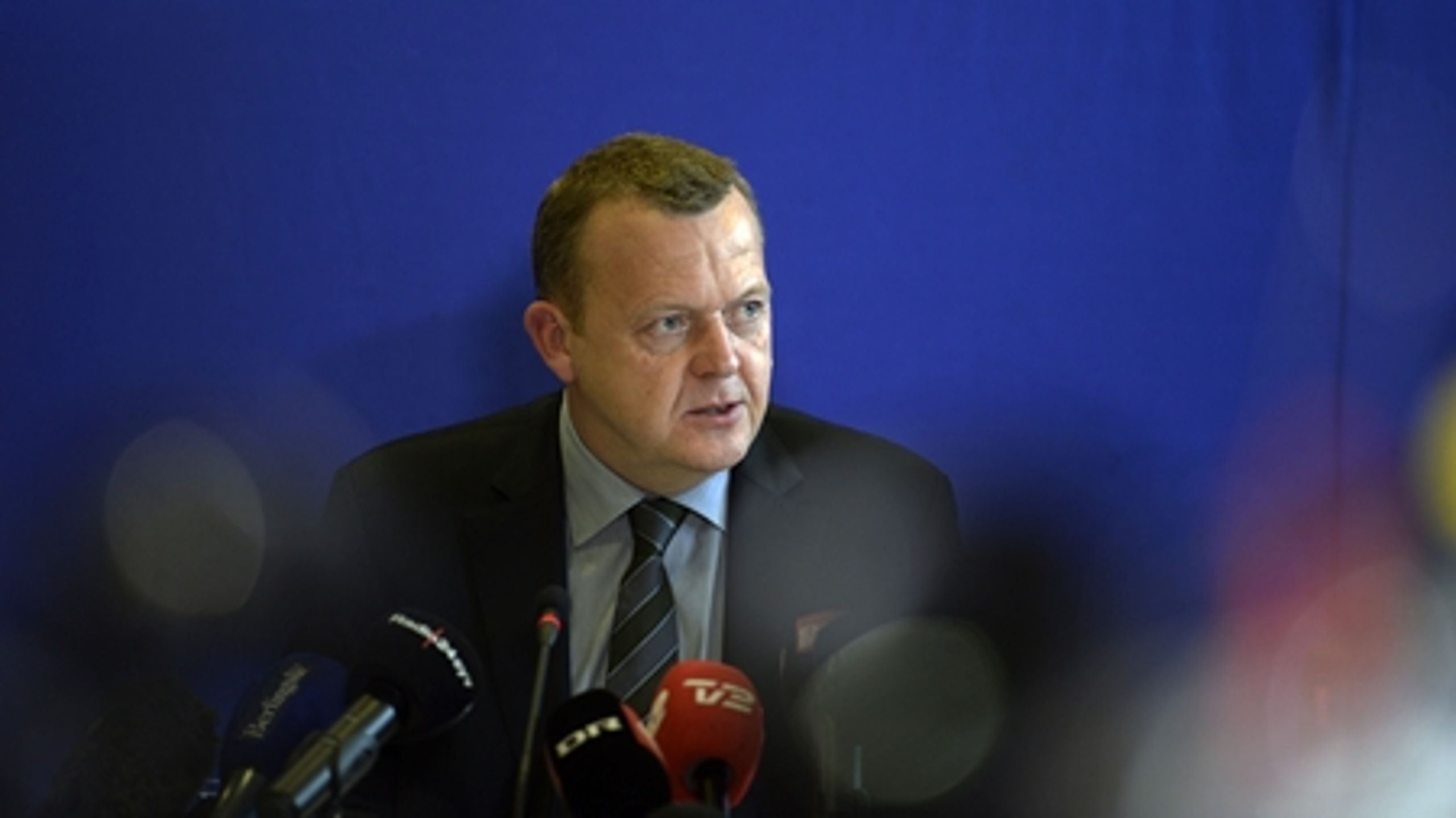 Lars Løkke Rasmussen (V) erkendte på sit pressemøde søndag, at han havde rejst for dyrt på sine rejser for GGGI.