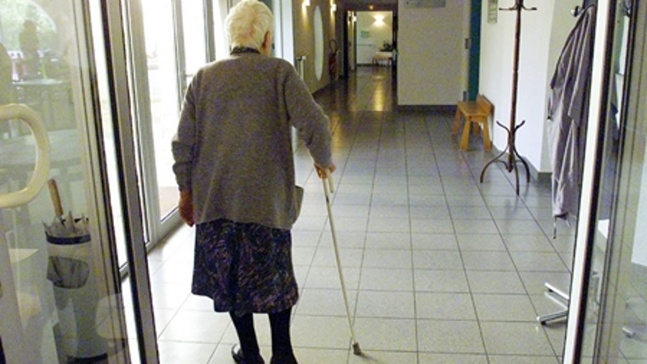 Plejecentre i kommunernes yderområder kan give de ældre en livskvalitet, der er svær at måle på, mener borgmester.