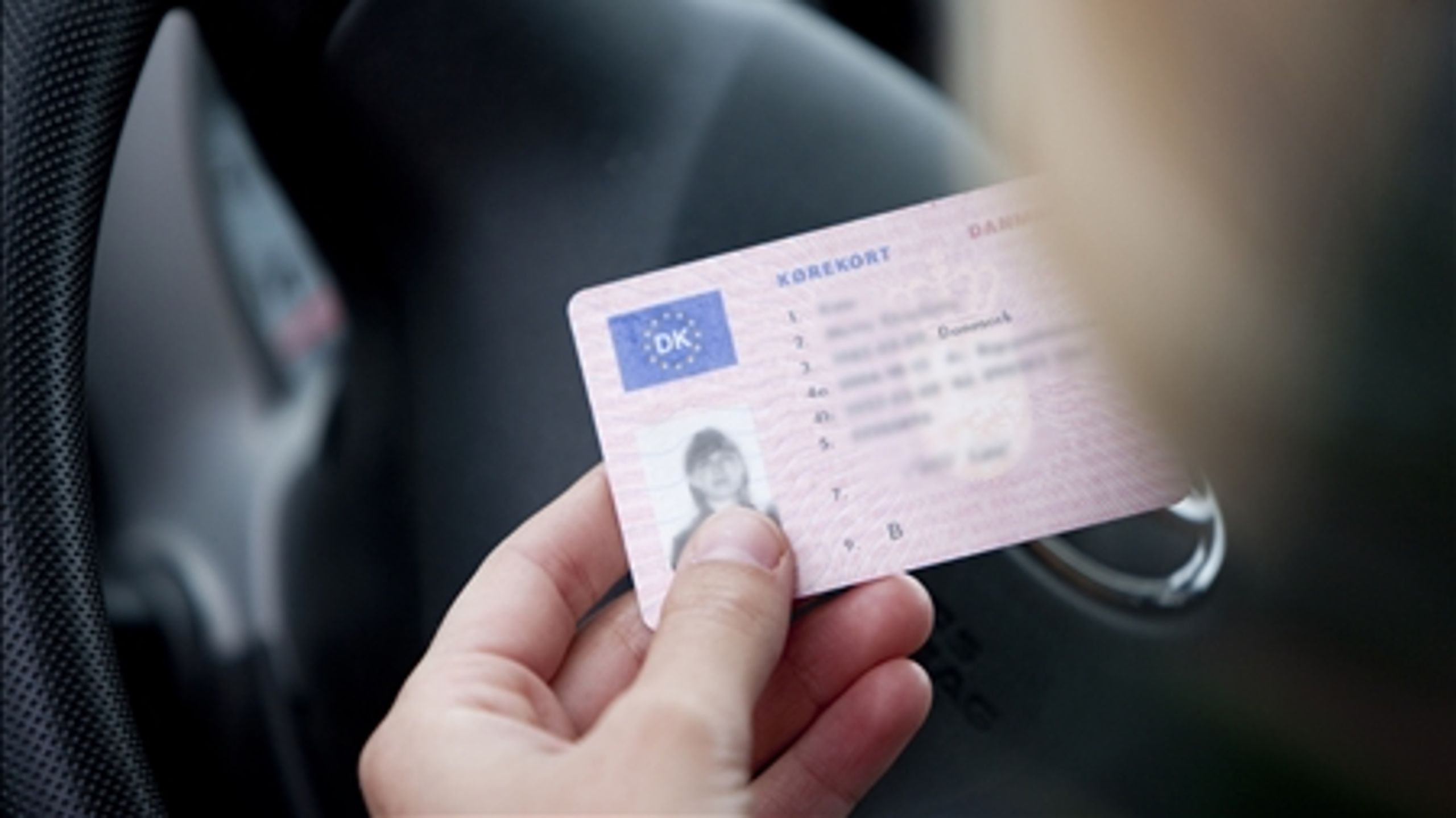 Rød blok er ikke klar til en forsøgsordning, der giver 17-årige ret til at tage et kørekort.