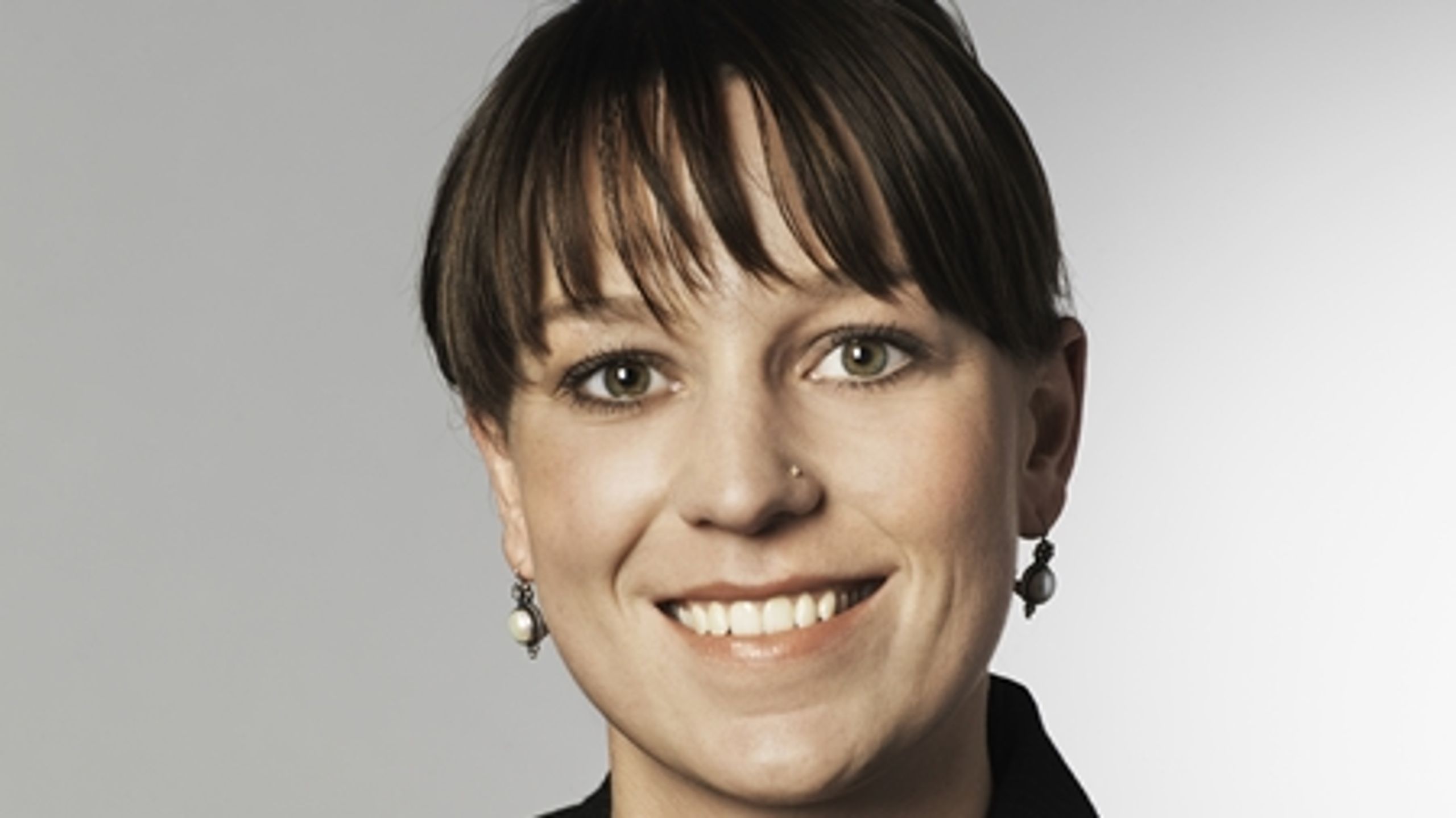 Miljøminister Kirsten Brosbøl (S) har ikke tænkt sig at ændre regeringens affaldspolitik som følge af vismændenes kritik.