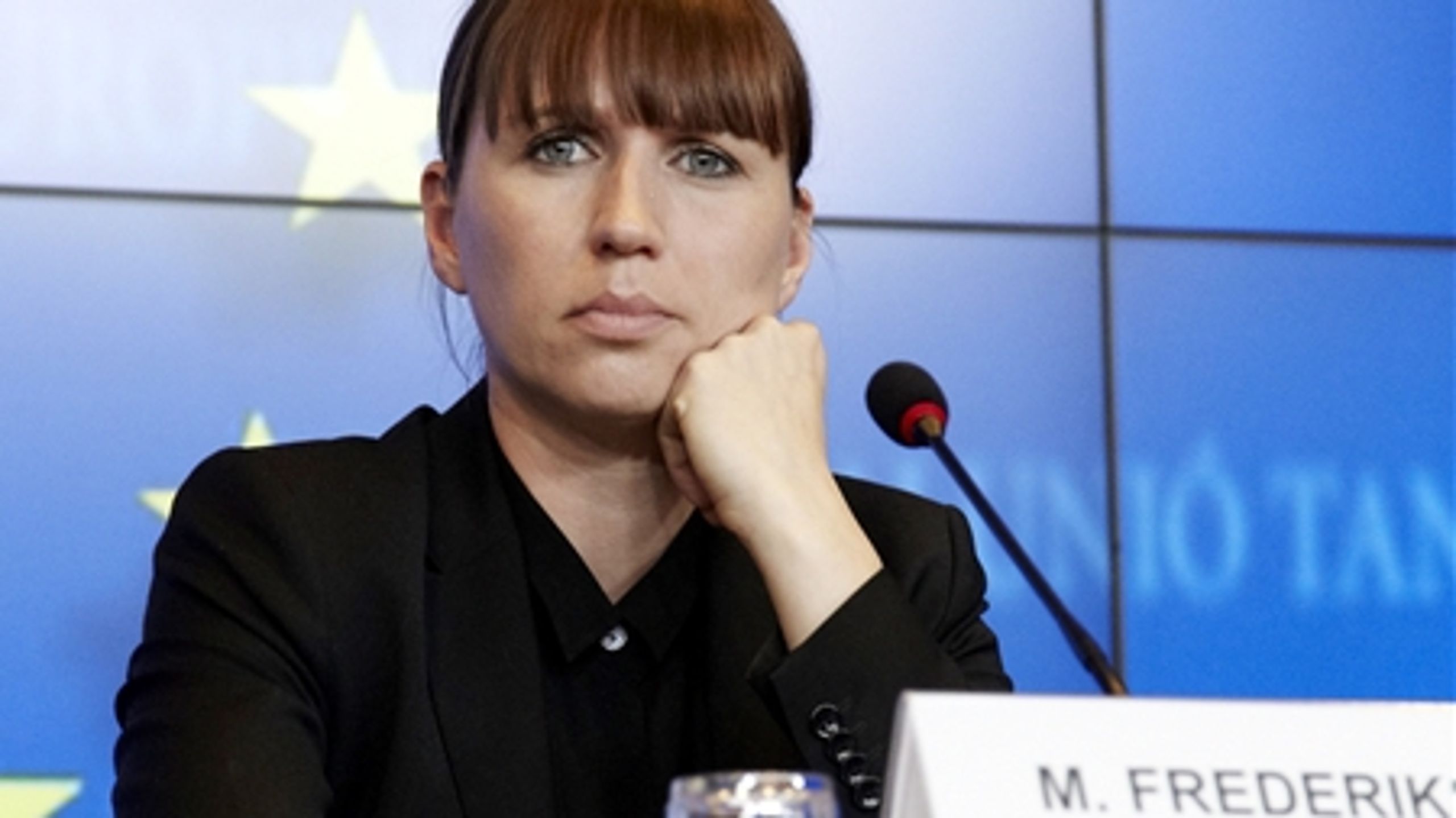 Allerede under det danske EU-formandskab i 2012 forsøgte beskæftigelsesminister Mette Frederiksen (S) at få EU-landene til at finde fælles fodslag om håndhævelsesdirektivet. Nu glæder hun sig over, at de nye regler endelig er på plads.