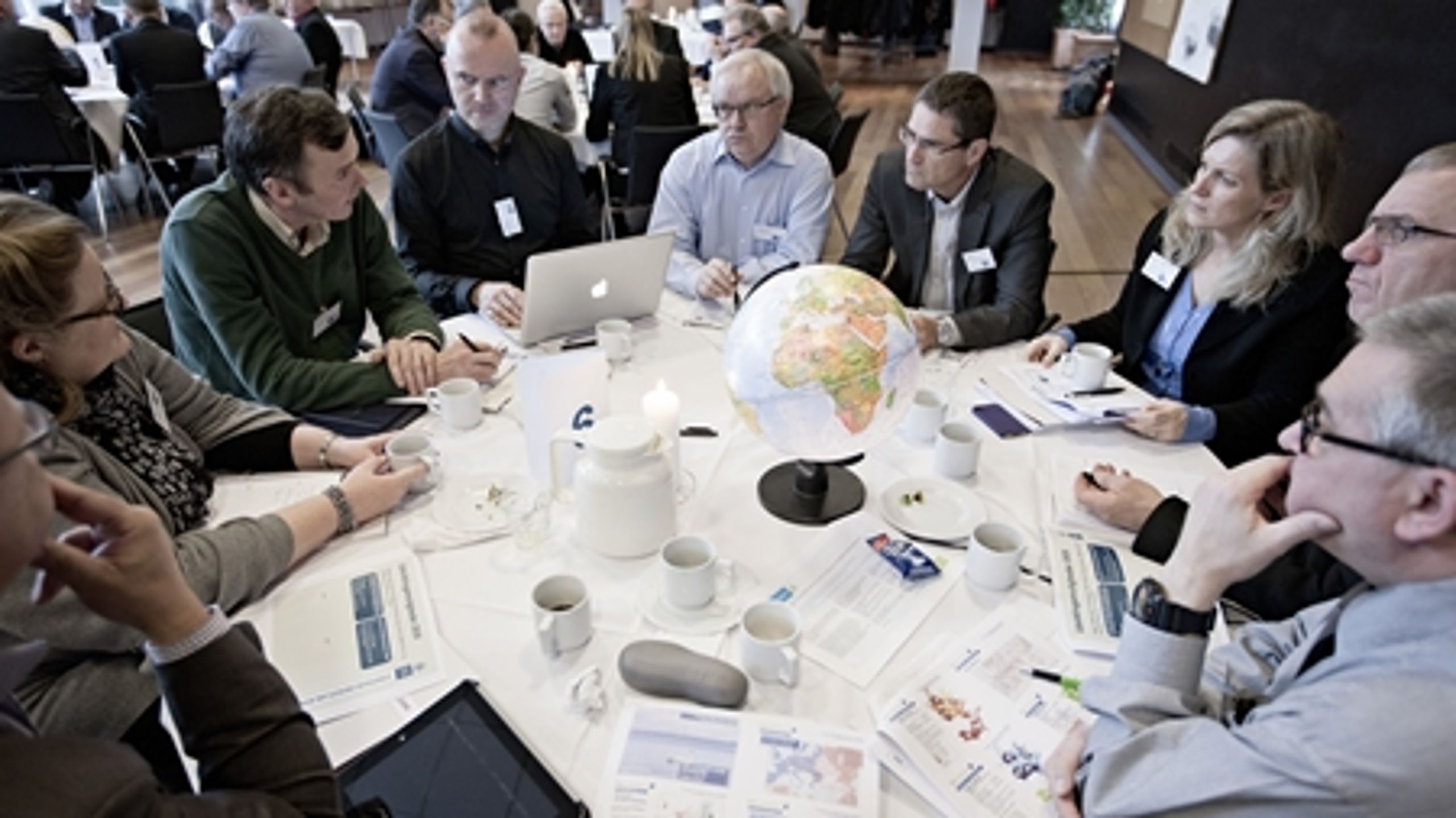 Borgmestre, eksperter og forsyningsfolk drøfter fremtidens energiplanlægning på Hotel Comwell i Roskilde.
