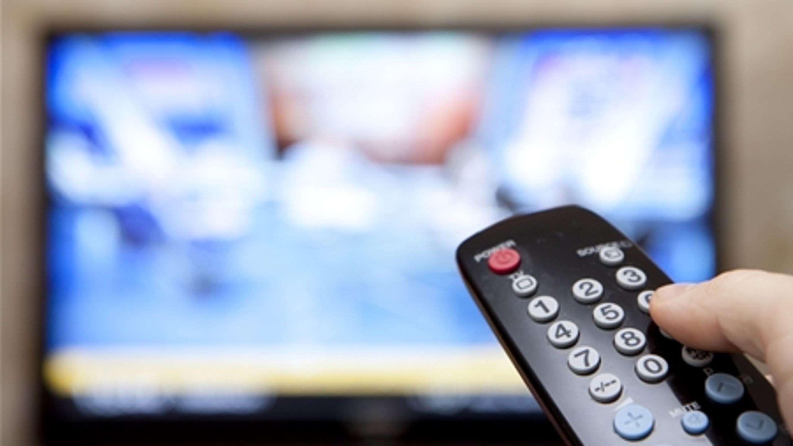SF, Dansk Folkeparti og Enhedslisten kræver nu, at TV 2 ikke længere kan få lov til at hæve abonnementsprisen, som de vil.