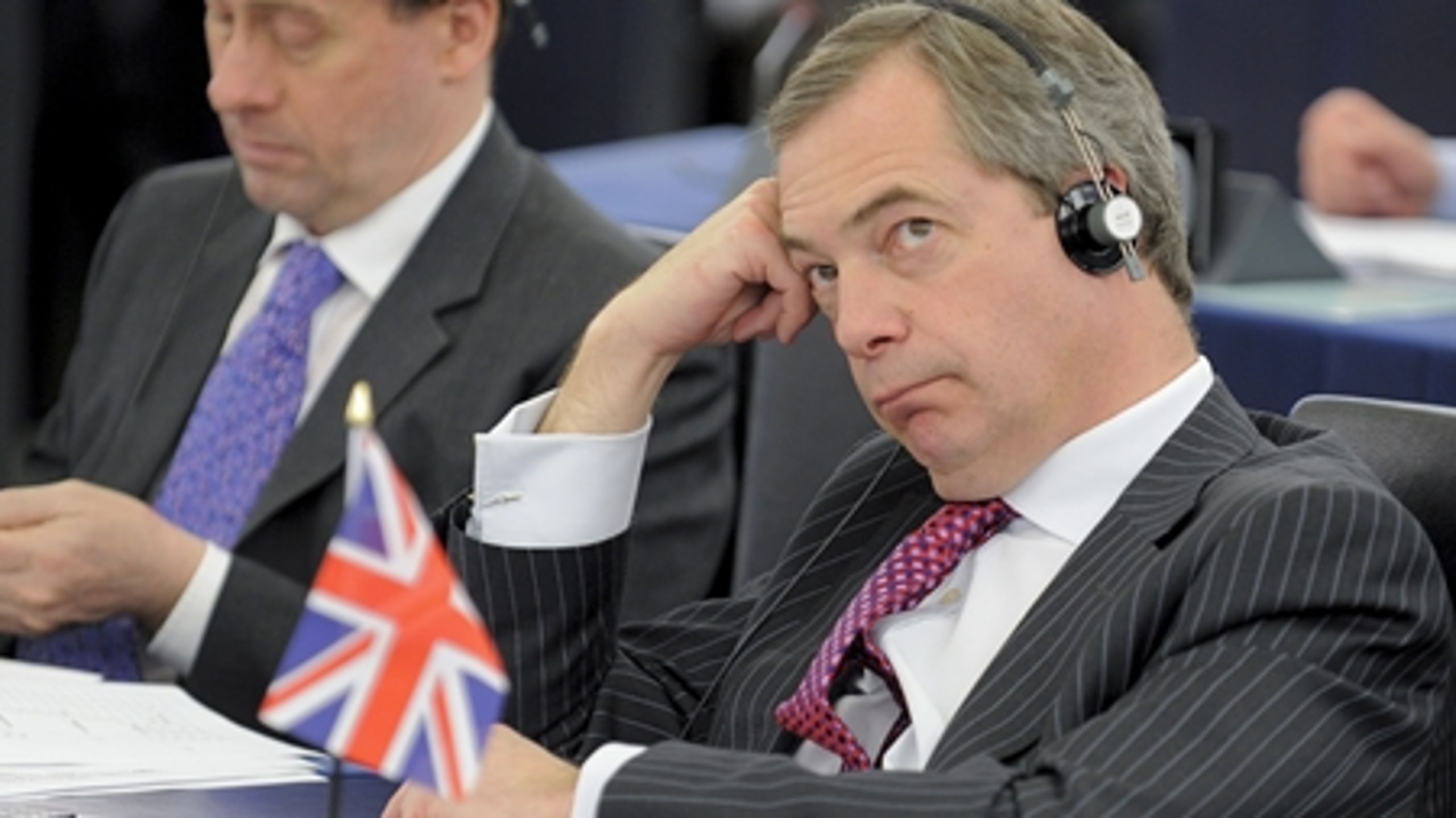 Britiske Nigel Farage fra UK Independence Party er kendt for at bruge sin plads i Parlamentet til at ture mod institutionen, som han mener bør nedlægges. Dermed placerer han sig blandt de såkaldte agitatorer blandt EU-skeptikerne i Parlamentet.