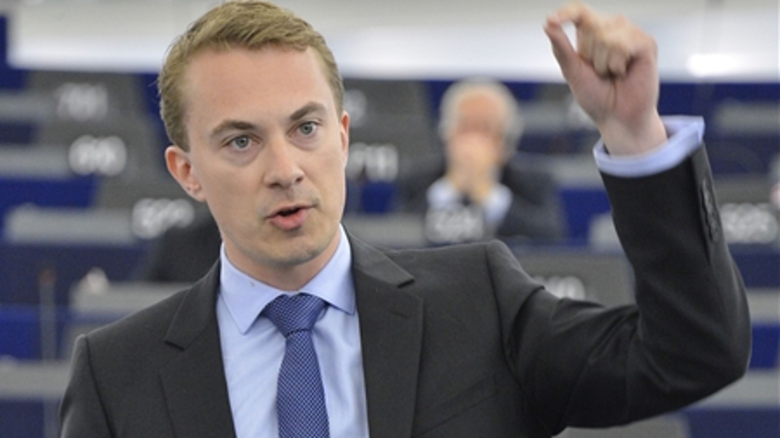 Morten Messerschmidt (DF) og hans tre partifæller kommer til at sidde i den konservative ECR-gruppe i Europa-Parlamentet.  