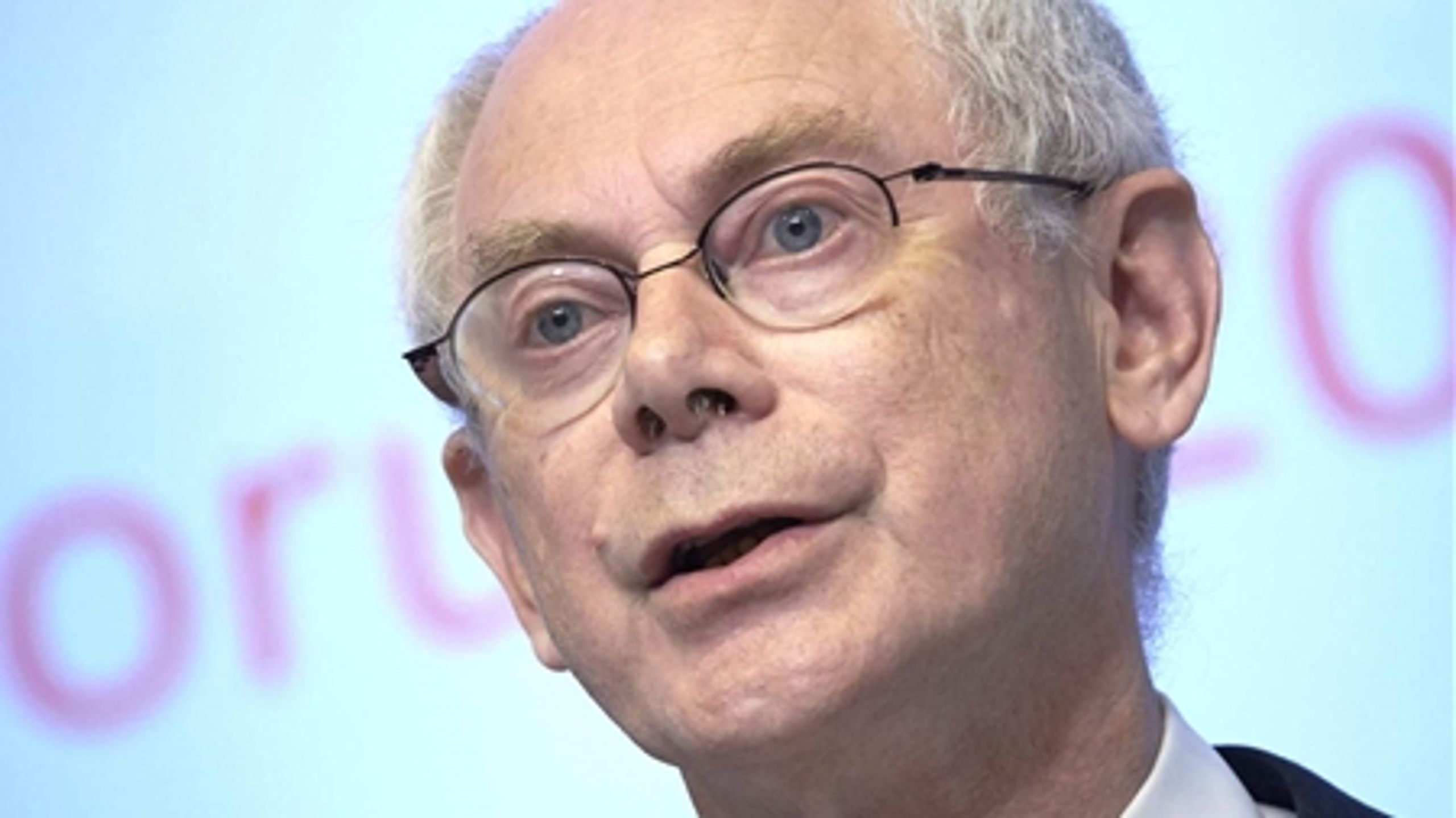 Det Europæiske Råds formand Herman Van Rompuy er i gang med en diplomatisk slutspurt for at finde en kandidat til posten som den næste EU-kommissionsformand, som er spiselig for både EU-Parlamentet og EU-landenes chefer.