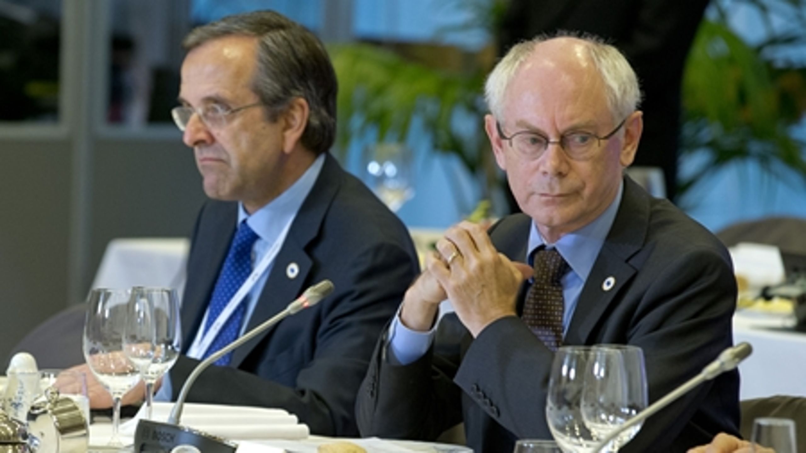 Allerede to dage efter valget til Europa-Parlamentet mødtes regeringscheferne og konkluderede, at EU skal fylde mindre. Her Det Europæiske Råds formand Herman Van Rompuy og Grækenlands premierminister Antonis Samaras. 