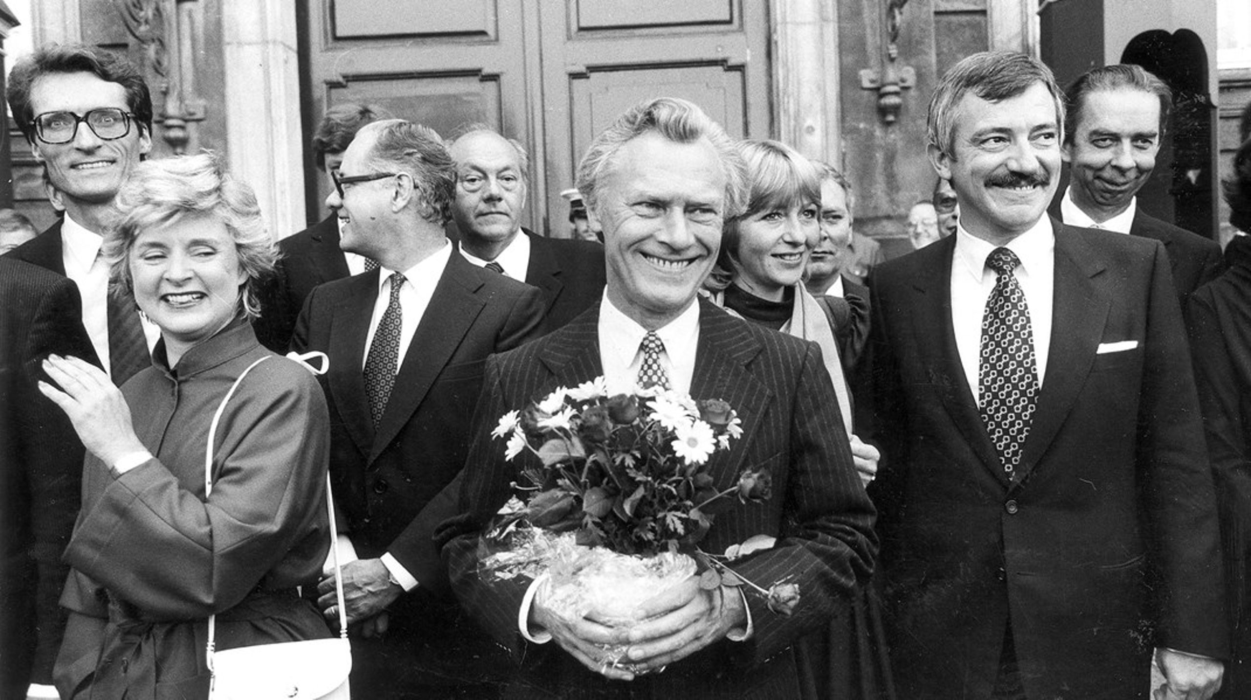 Arkivfoto. En nyudnævnt konservativ statsminister Poul Schlüter kommer ud fra audiens hos dronningen i september 1982.