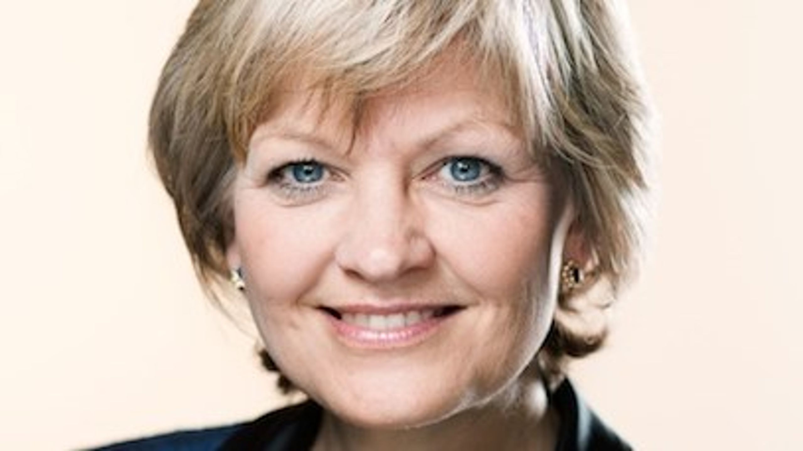 Formand for Europaudvalget Eva Kjer Hansen (V) vil se nærmere på, hvorfor den svenske Riksdag har markant flere udtalelser til EU-Kommissionens forslag end Folketinget.
