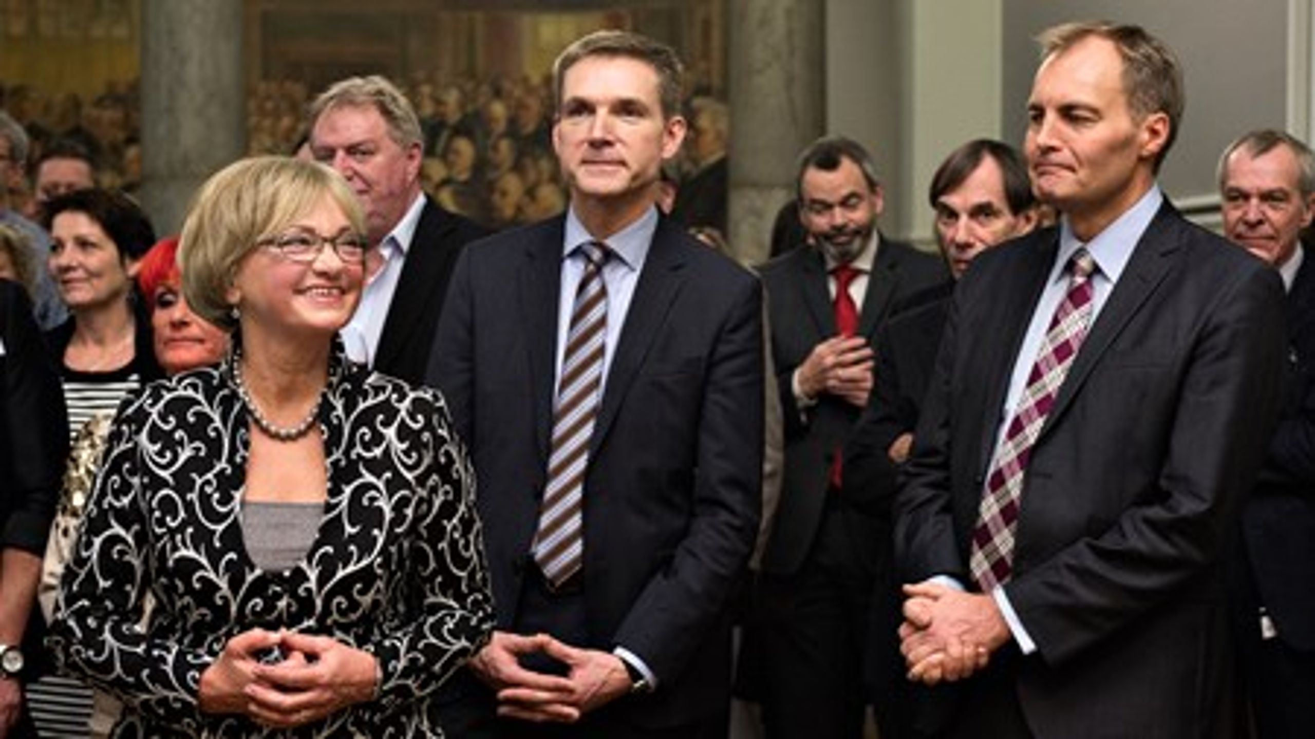 Pia Kjærsgaard har holdt sit ord og er ikke længere en del af den daglige ledelse af Dansk Folkeparti.