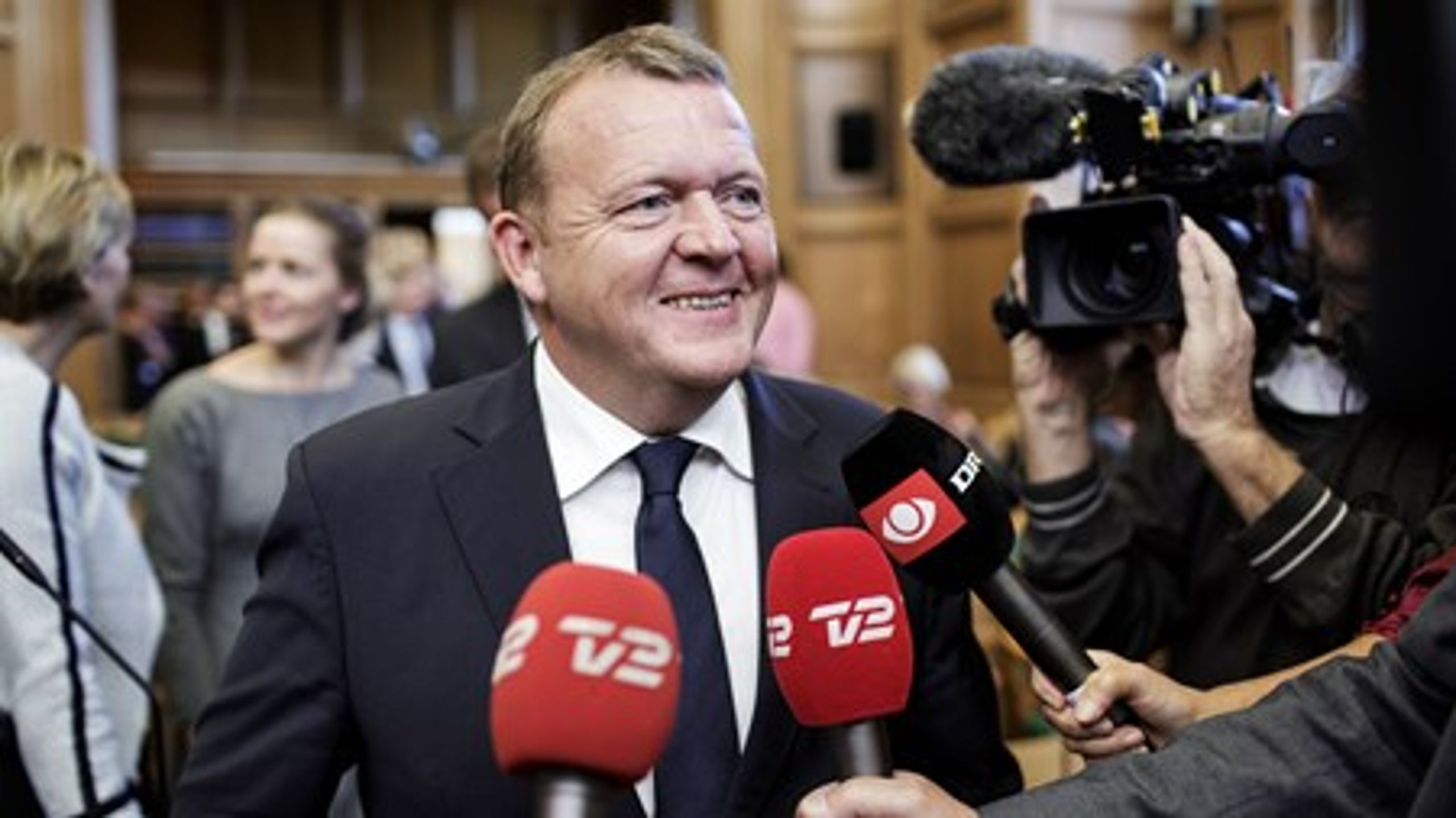 Venstre er igen landets største parti i meningsmålingerne trods den interne kritik af V-formand Lars Løkke før sommerferien.