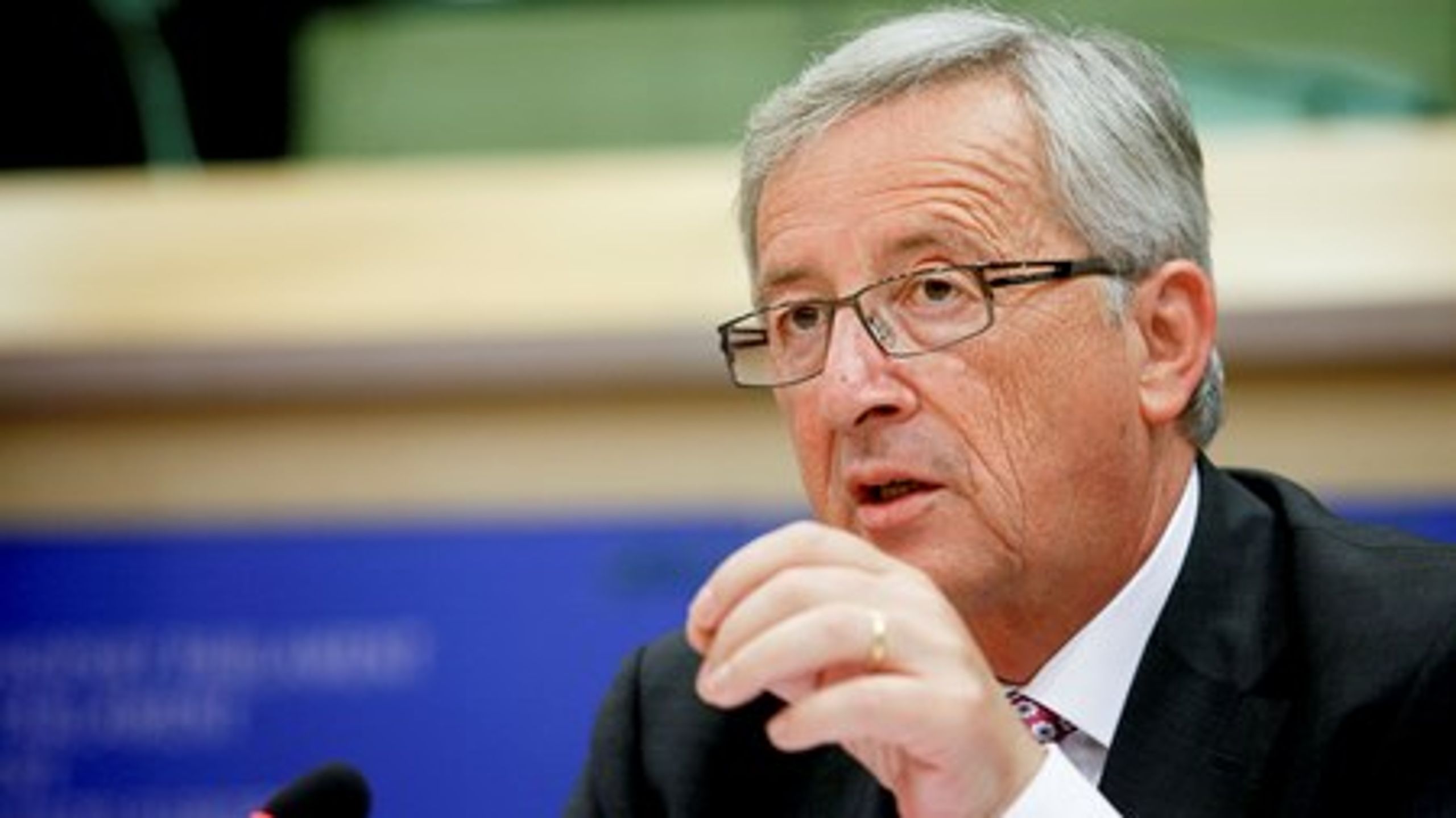 Den næste formand for EU-Kommissionen, Jean-Claude Juncker, har fået forbruger- og sundhedsorganisationer på nakken, efter han har besluttet at flytte ansvaret for regulering af medicin og medicinske produkter ind under EU's industripolitik.