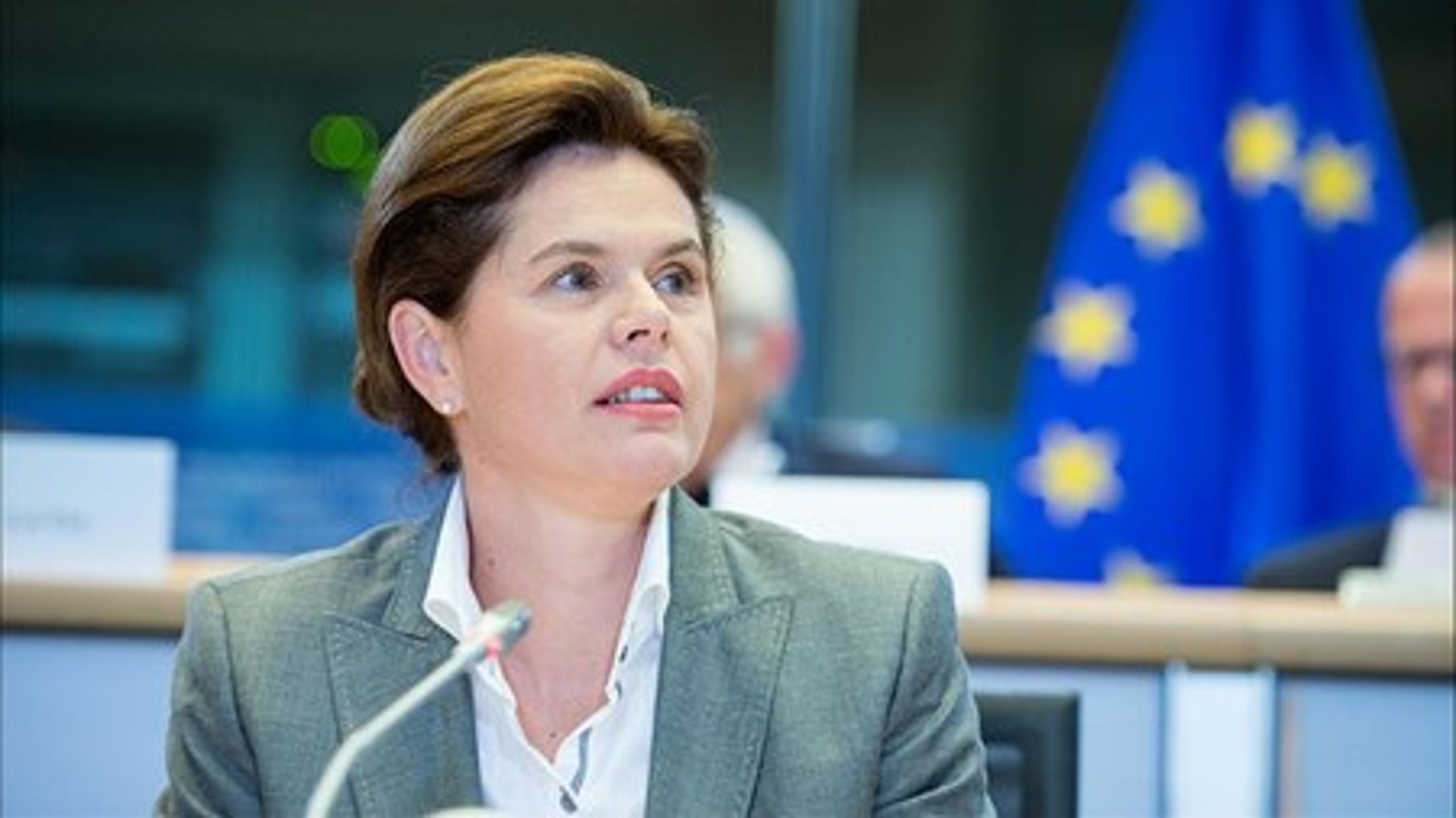 Slovenske&nbsp;Alenka Bratušek skulle mandag eftermiddag svare på, hvad hvordan hun vil udfylde jobbet som EU's kommissær for en energiunion.
