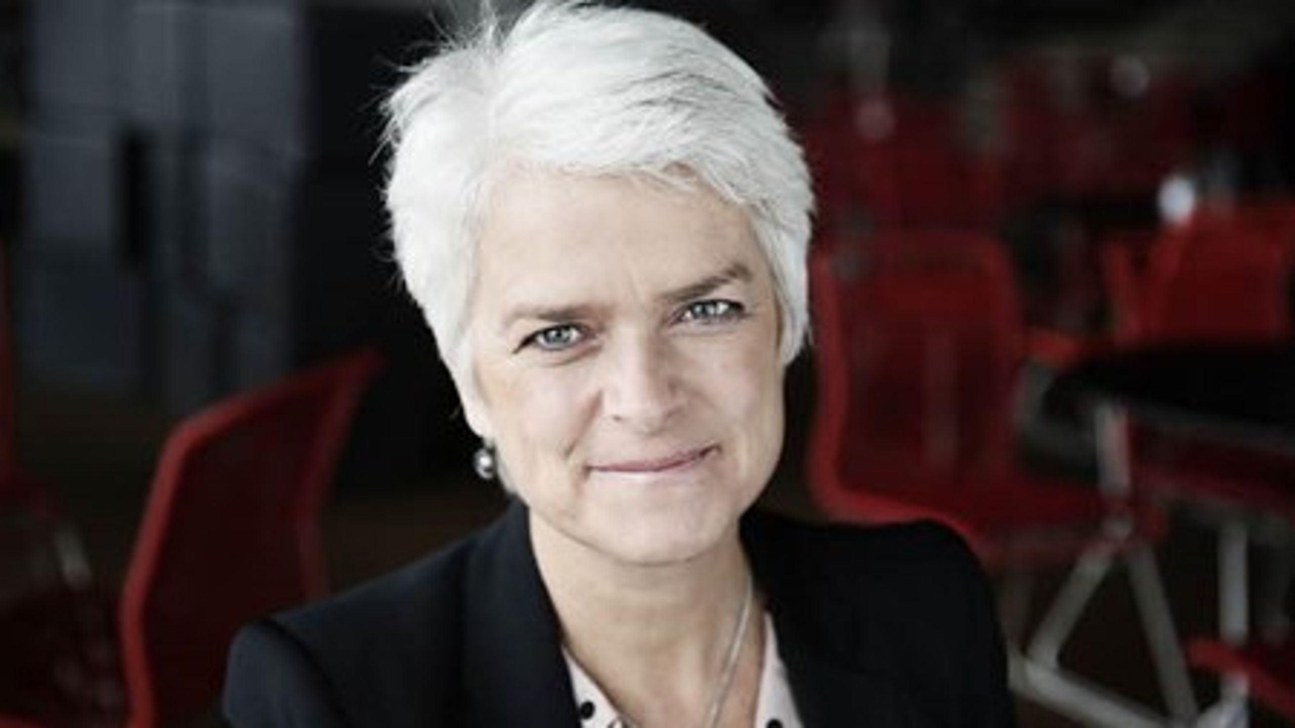 "Omstrukturering og smartere løsninger må højere op på dagsordenen, hvis vi vil fortsætte med at nyde godt af det unikke velfærdssamfund, vi bryster os af i Danmark," skriver Annette Vilhelmsen (SF).