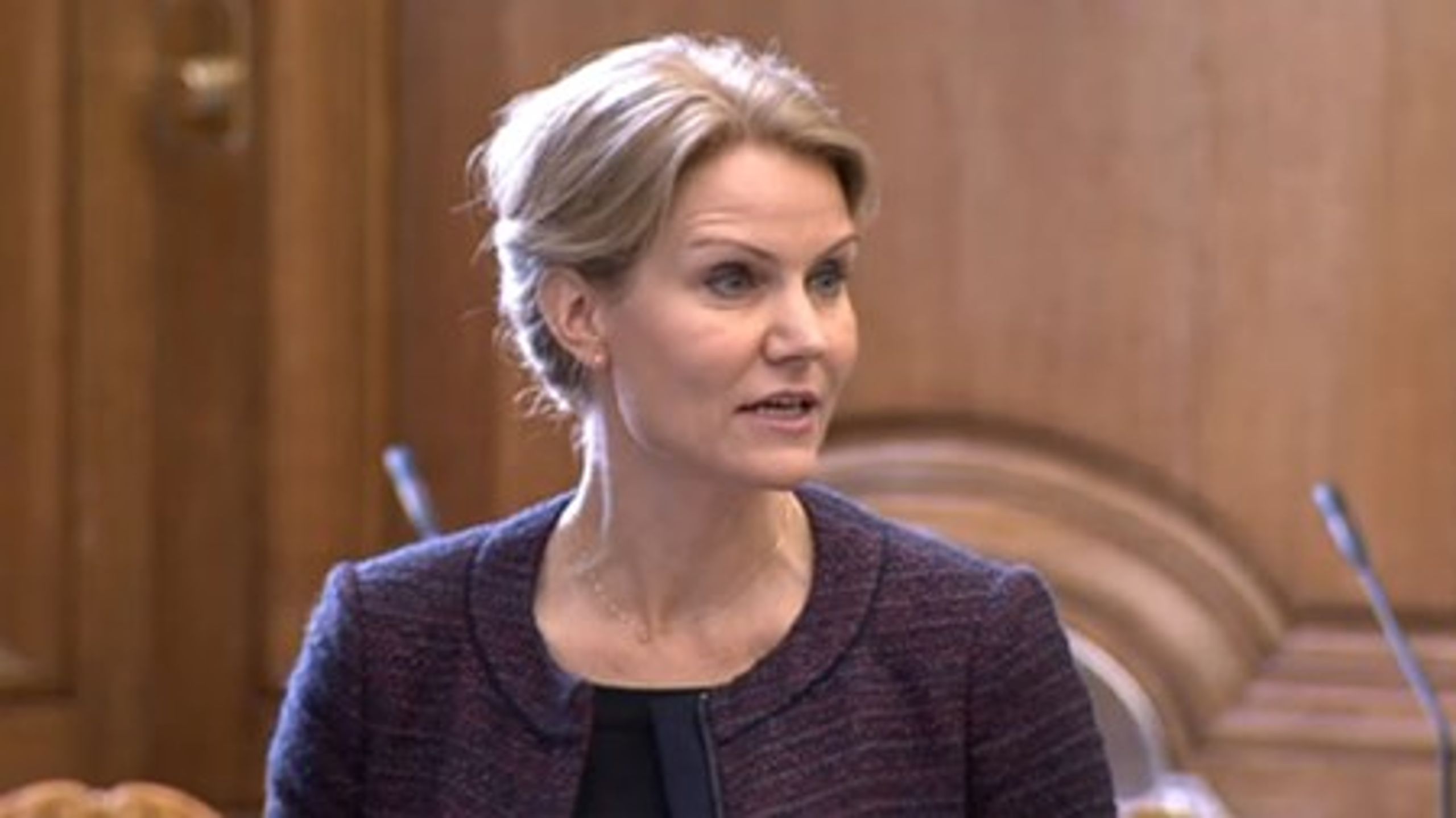 Når statsminister Helle Thorning-Schmidt (S) i dag er til spørgetime i Folketingssalen, har de fire nordatlantiske medlemmer også mulighed for at stille spørgsmål.&nbsp;