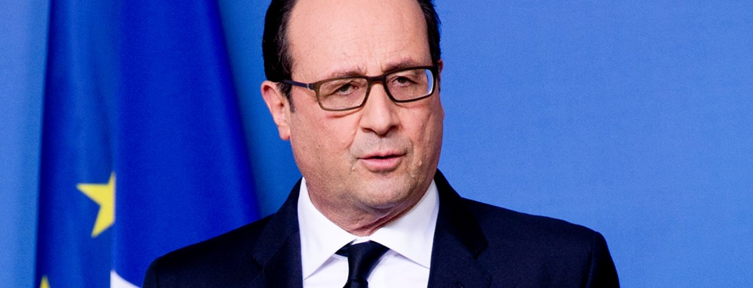 Den franske præsident Hollande opfordrer sine medborgere til at stå sammen oven på terrorattentat.