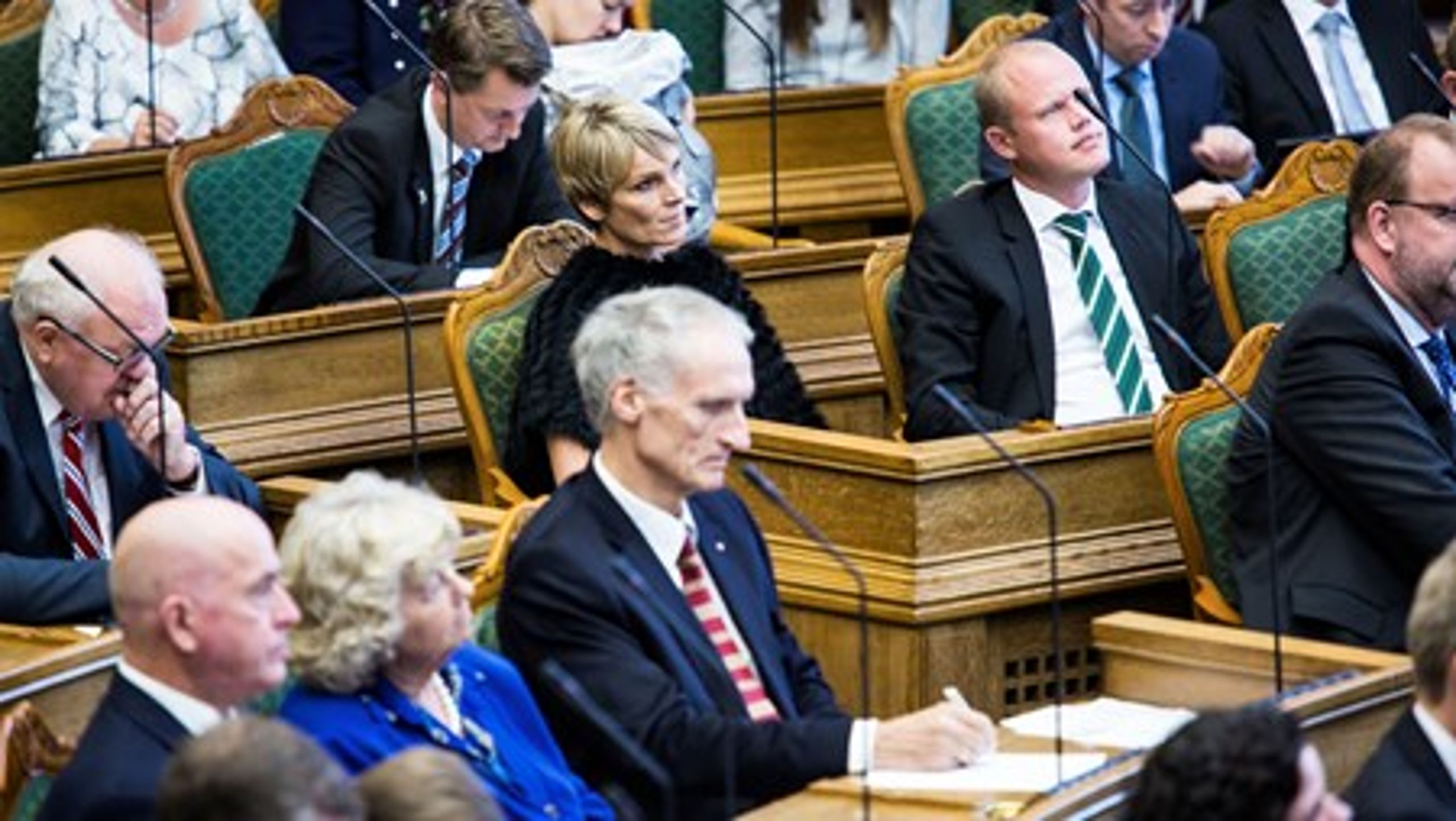 Når politikerne går i Folketingssalen,&nbsp;ønsker blå blok mere klarhed over, hvorvidt en lovgivning alene er udtryk for krav fra EU, eller om Danmark selv går længere end påkrævet.