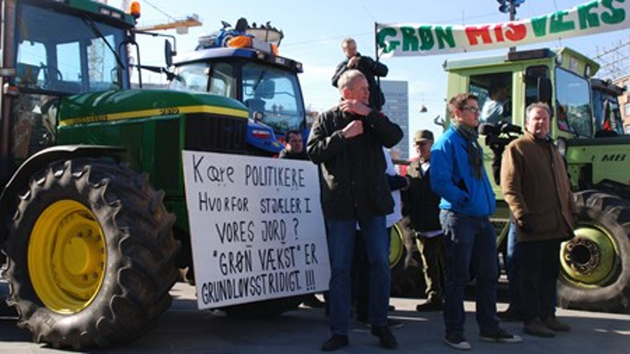 Utilfredse landmænd demonstrerer onsdag i Holstebro - fotoet er fra en tidligere demonstration i København.