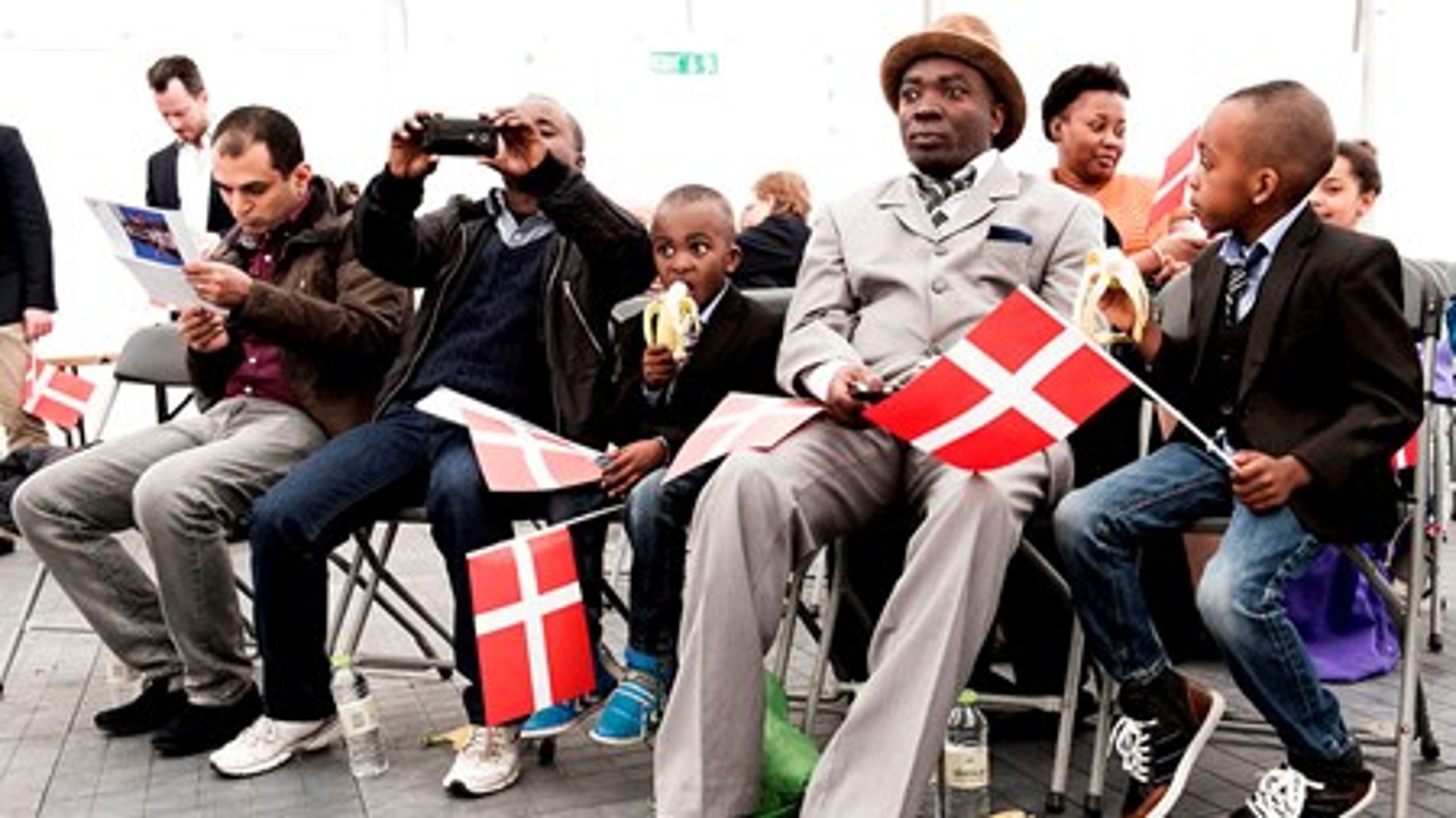Den årlige statsborgerskabsdag blev søndag holdt for tiende gang&nbsp;på Christiansborg. Her blev alle dem, som i 2014 fik tildelt dansk statsborgerskab, fejret. Står det til et flertal af danskerne, skal statsborgerskabet dog gøres betinget de første ti år.&nbsp;
