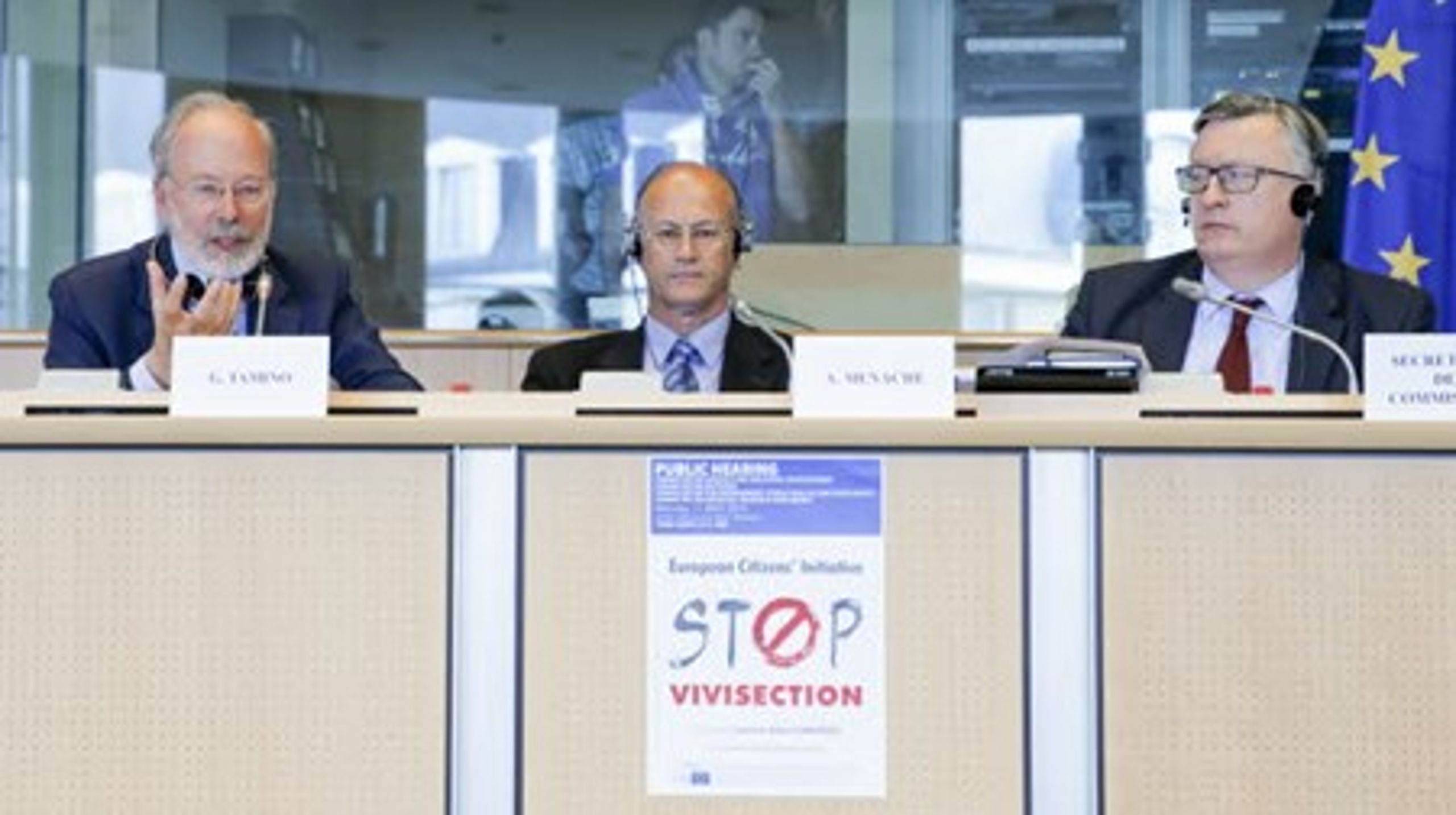 Gianni Tamino (t.v) og André Ménache (i midten) er to af initiativtagerne bag Stop Vivisection, der vil have EU til at forbyde dyreforsøg.