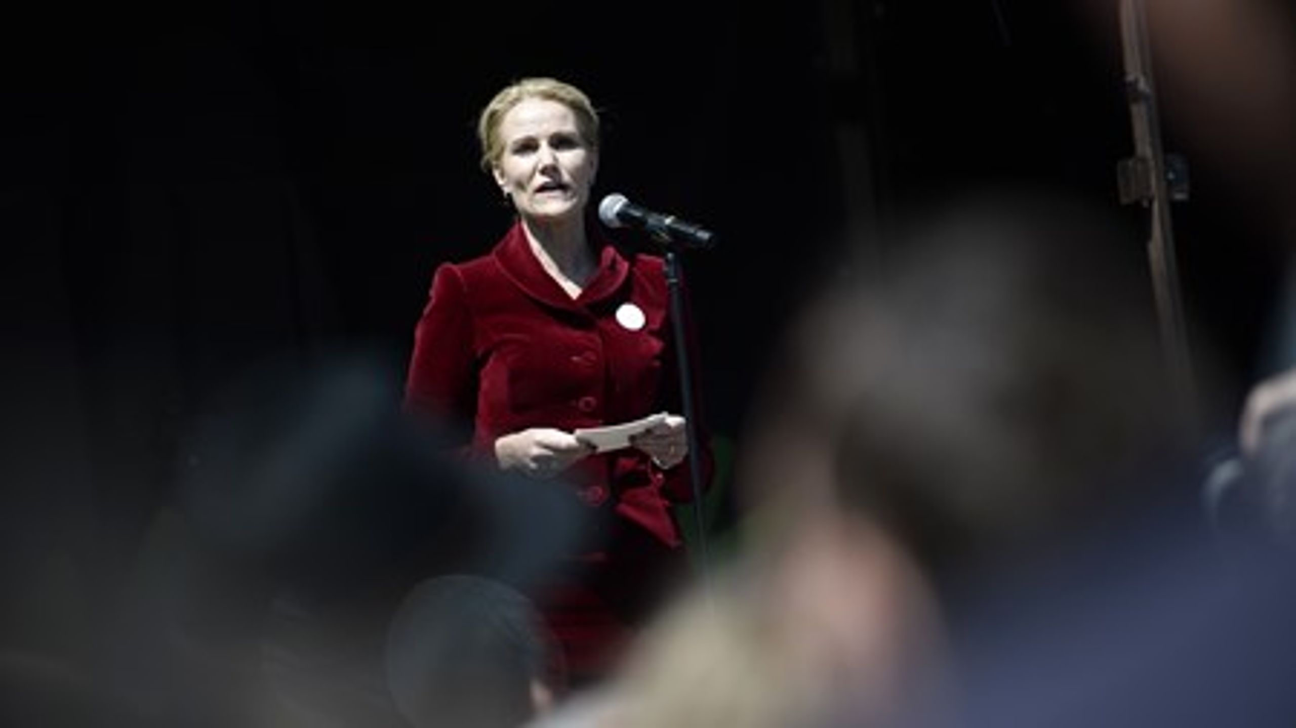 Statsminister Helle Thorning-Schmidt (S)&nbsp;holder tale i anledning af 100-året for kvindernes stemmeret på grundlovsdag fredag 5. juni 2015 foran Christiansborg.
