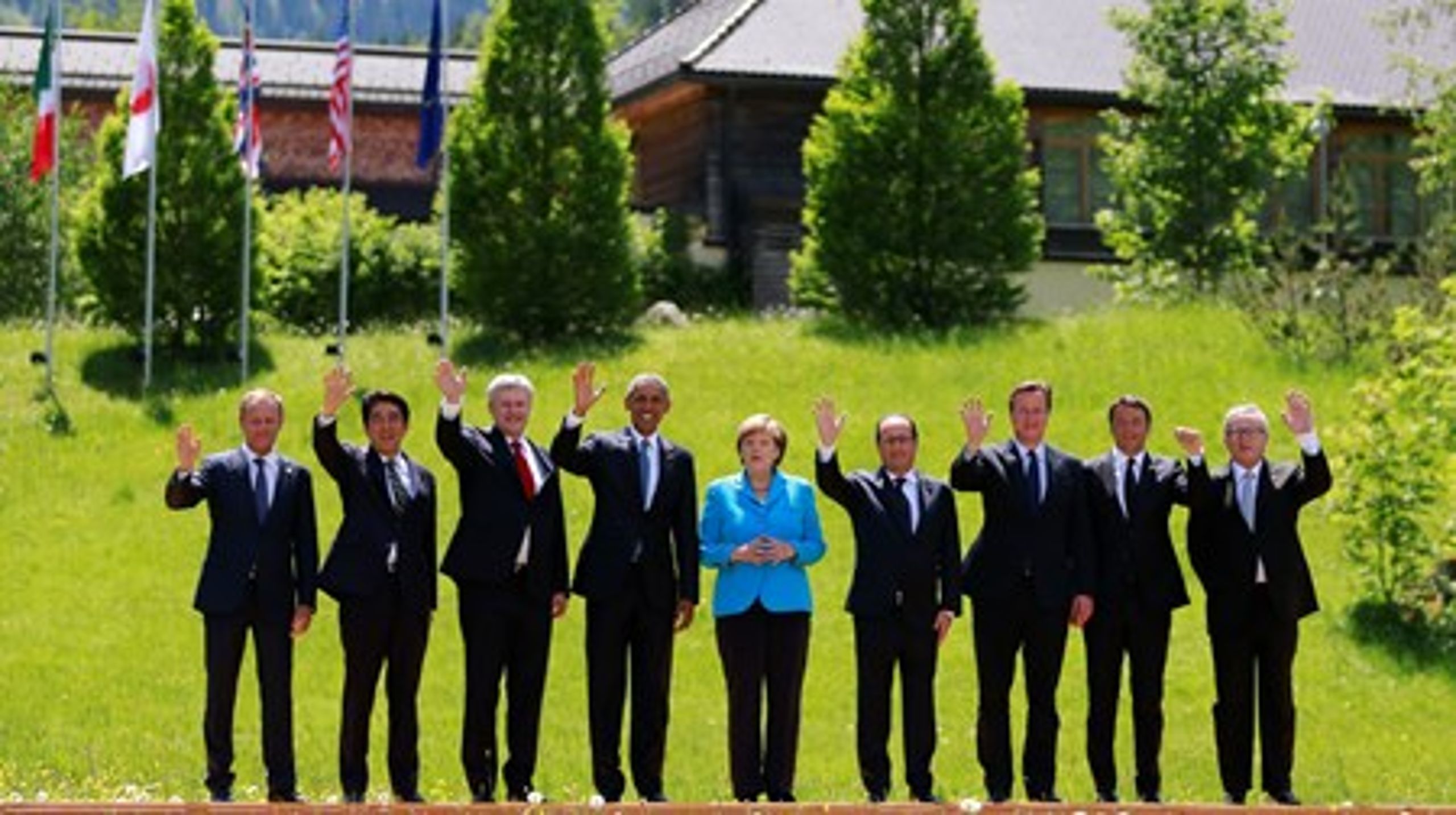 Lederne af G7-landene er i fuld gang med et todages møde på Schloss Elmau i Bayern, som sætter fokus på en række emner, som også kommer til at dominere resten af ugen, nemlig frihandel, den økonomiske situation og Grækenland.