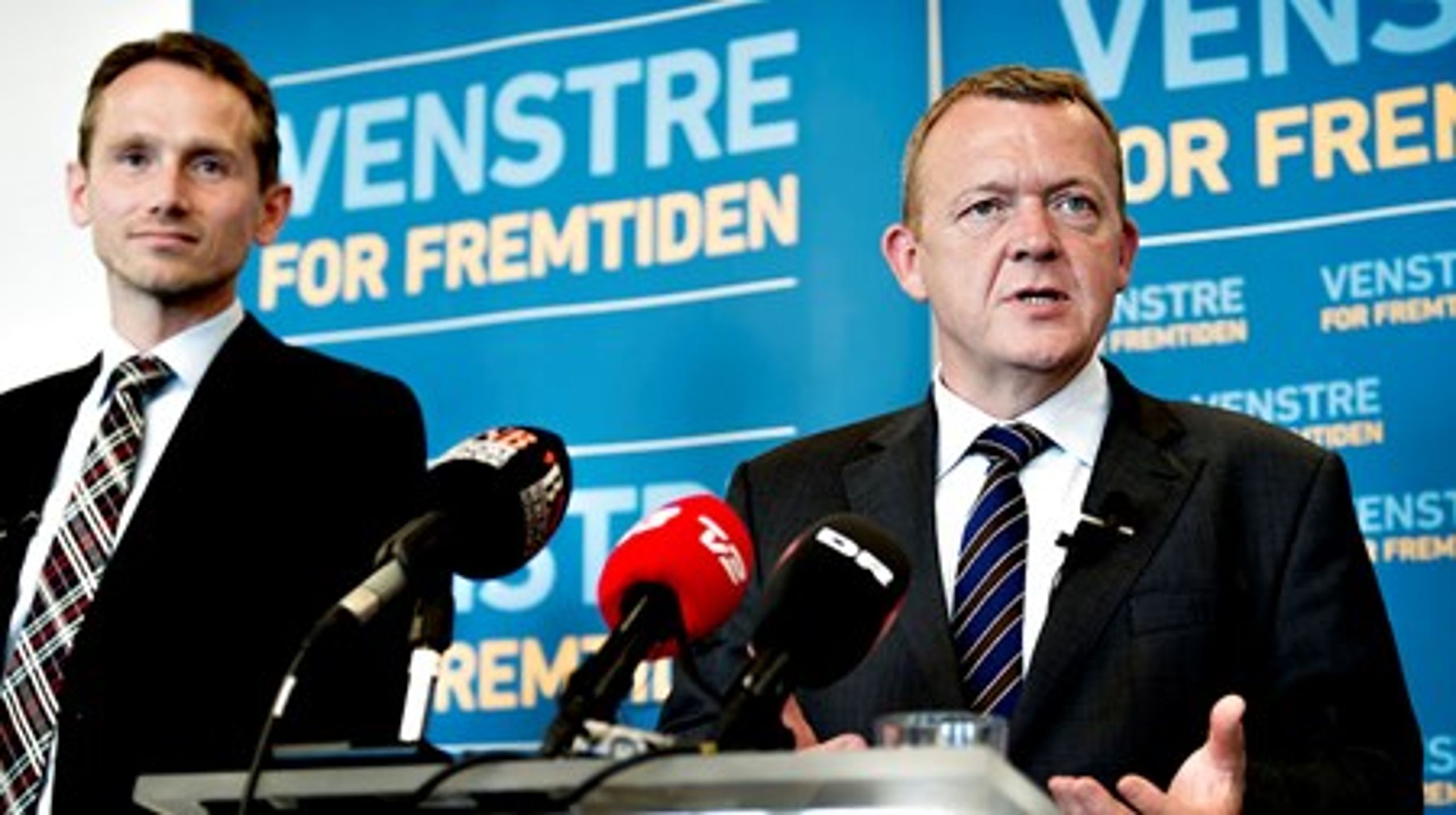 Lars Løkke Rasmussen og Venstre præsenterer tirsdag en samlet asylreform, der skal stramme reglerne.