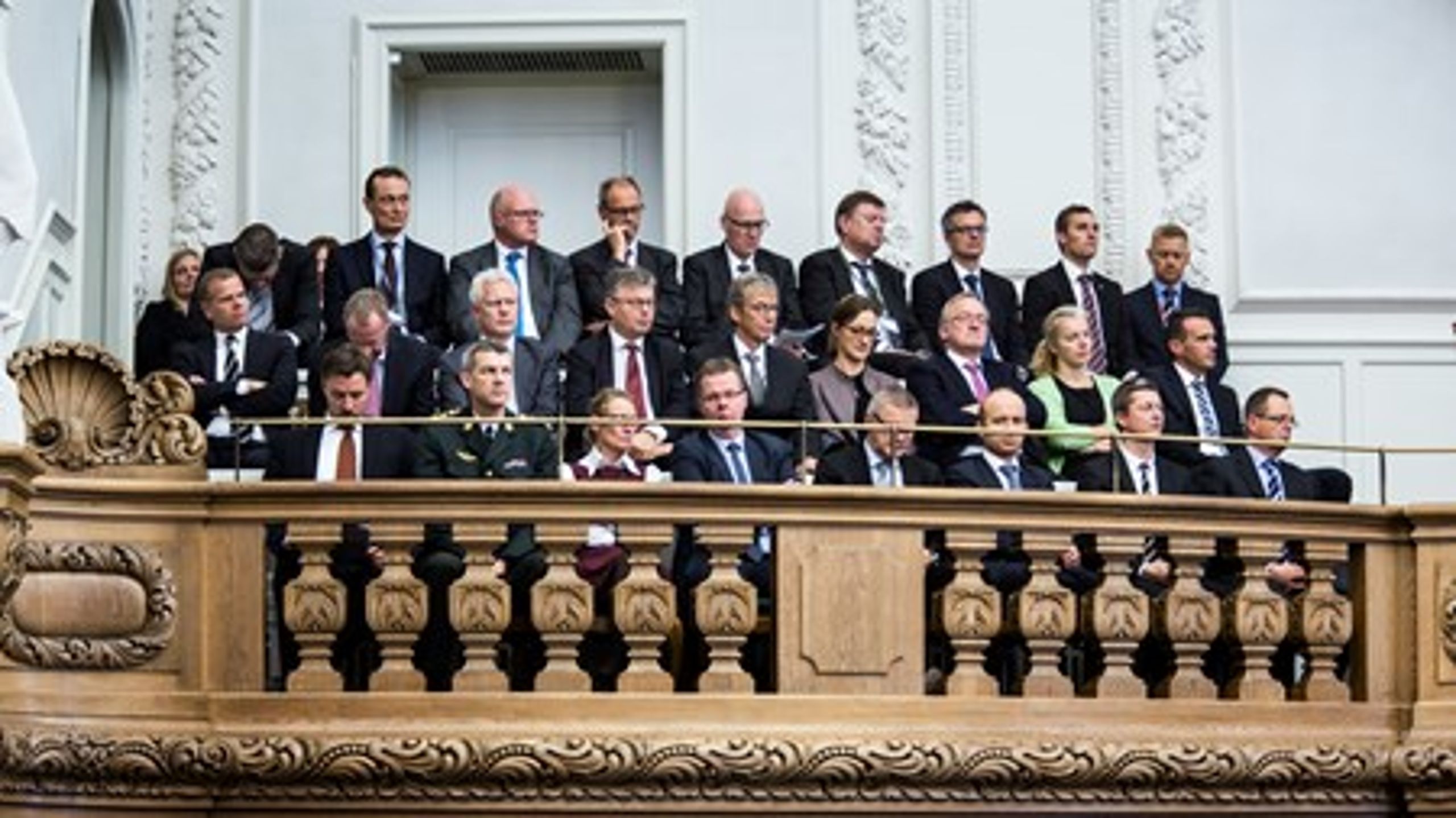 Departementscheferne samlet ved Folketingets åbning i oktober 2014. Med den nye Venstre-regering bliver der færre ministerier og dermed departementschefer.&nbsp;
