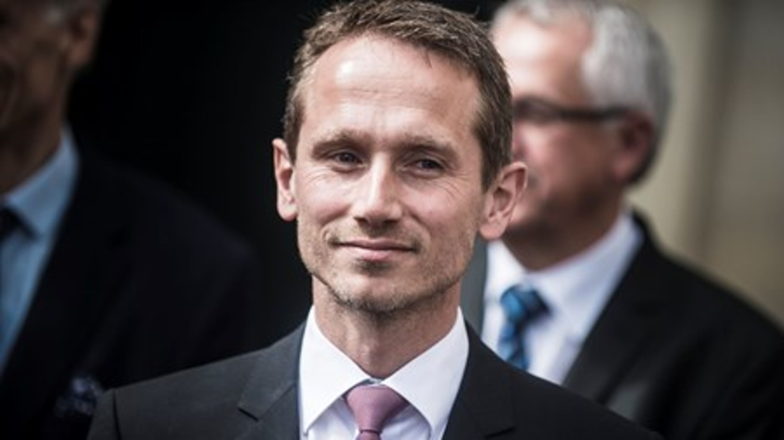 Kristian Jensen fik sin første ministerpost som 33-årig. Dengang gjaldt det skattepolitikken. Ti år efter gælder det et ressortområde, der involvere væsentligt flere udlandsrejser.