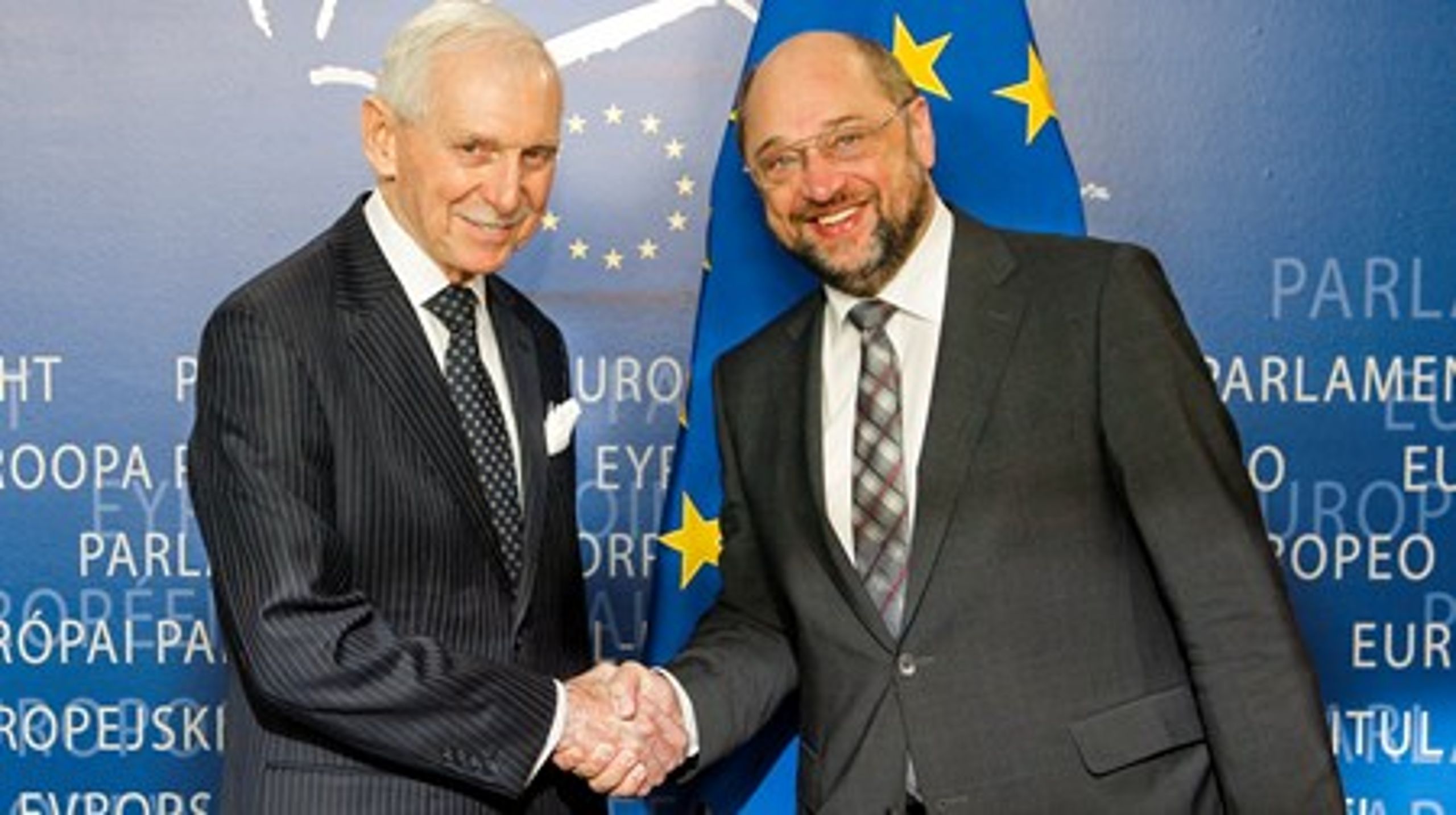 Generaldirektøren for FN's Internationale Organisation for Migration, William Lacy Swing,&nbsp;møder EU-Parlamentets formand, Martin Schulz, på sin rundtur i Bruxelles.