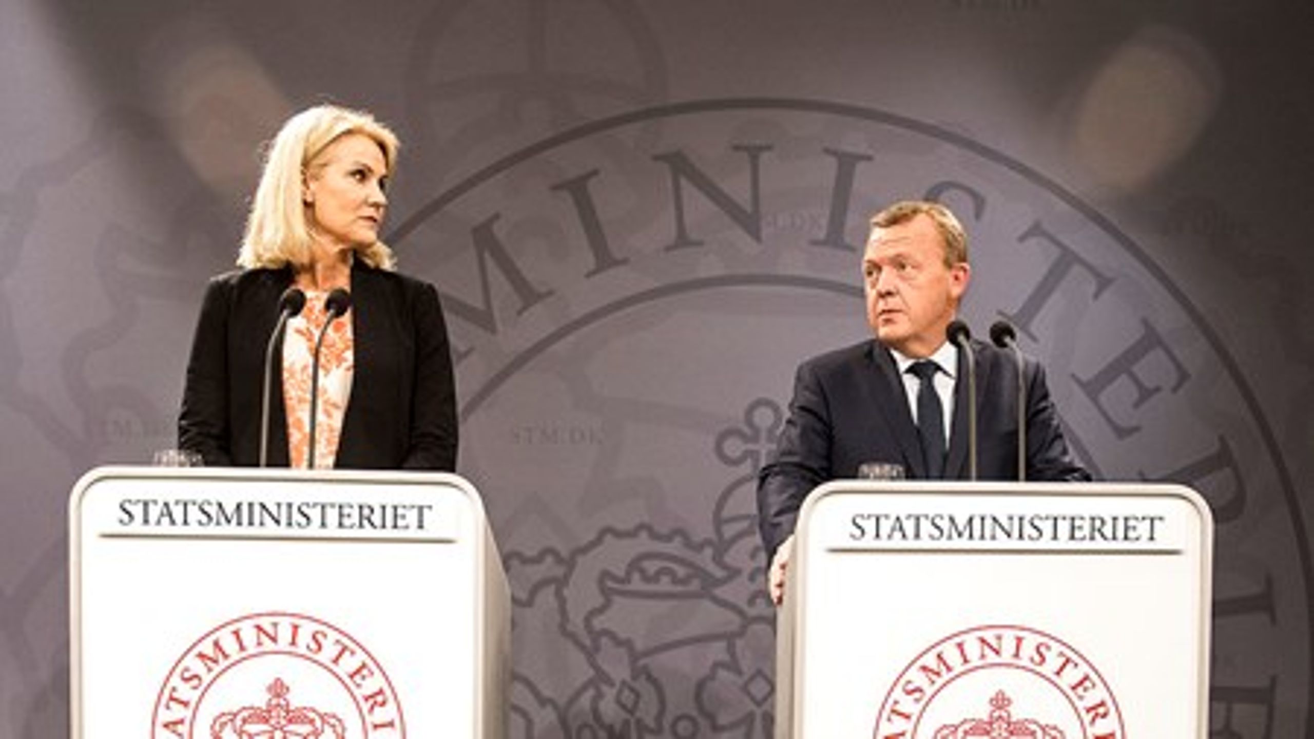 Helle Thorning-Schmidt (S) er fredag&nbsp;meldt som kandidat til posten som FN's flygtningehøjkommissær af regeringen og&nbsp;statsminister Lars Løkke Rasmussen (V).