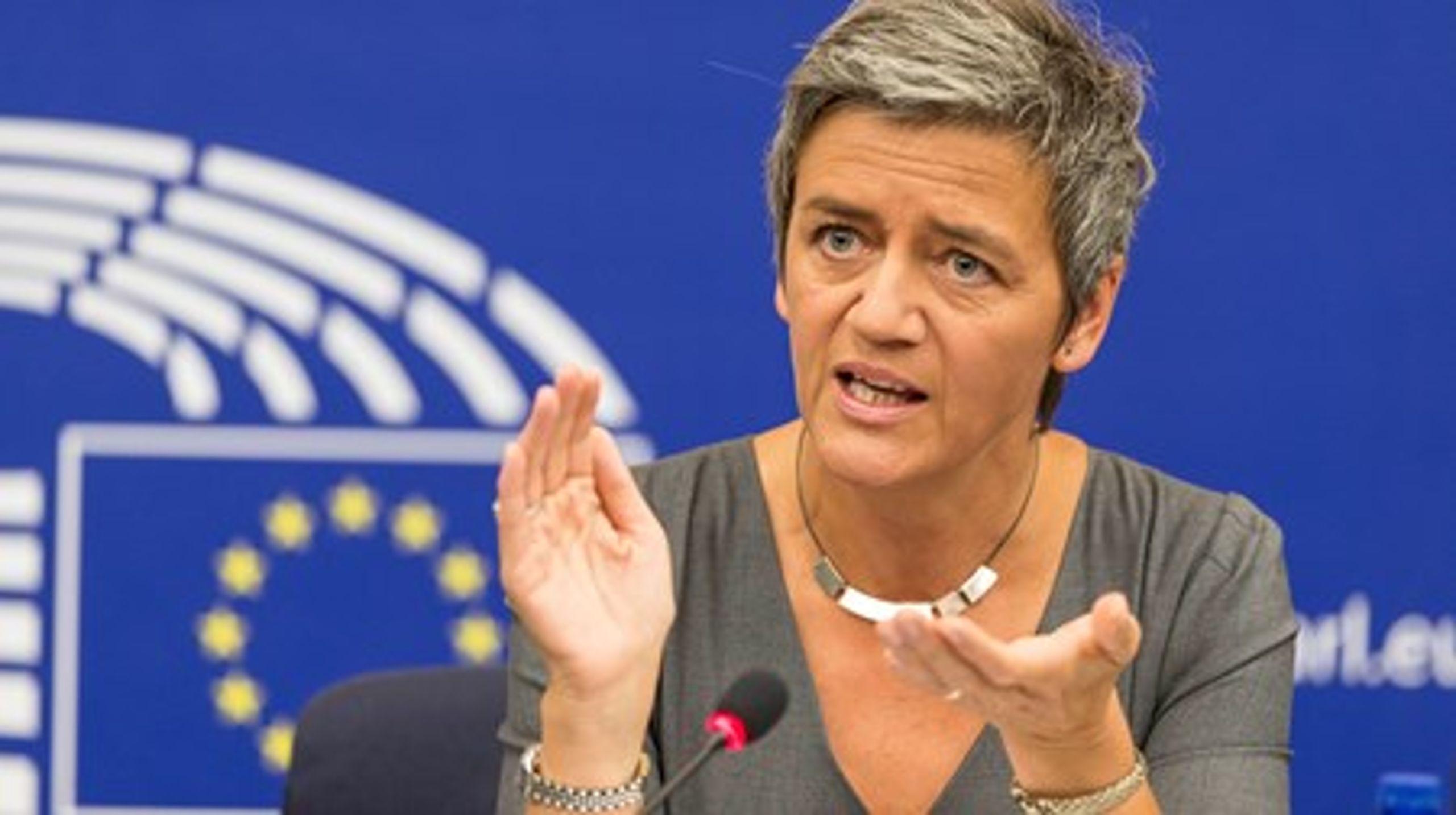 Margrethe Vestager&nbsp;opfordrer den danske&nbsp;regering til at se igennem fingre med det danske retsforbehold og tilbyde at være med i den omfordeling af flygtninge, som EU-Kommissionen har foreslået onsdag.