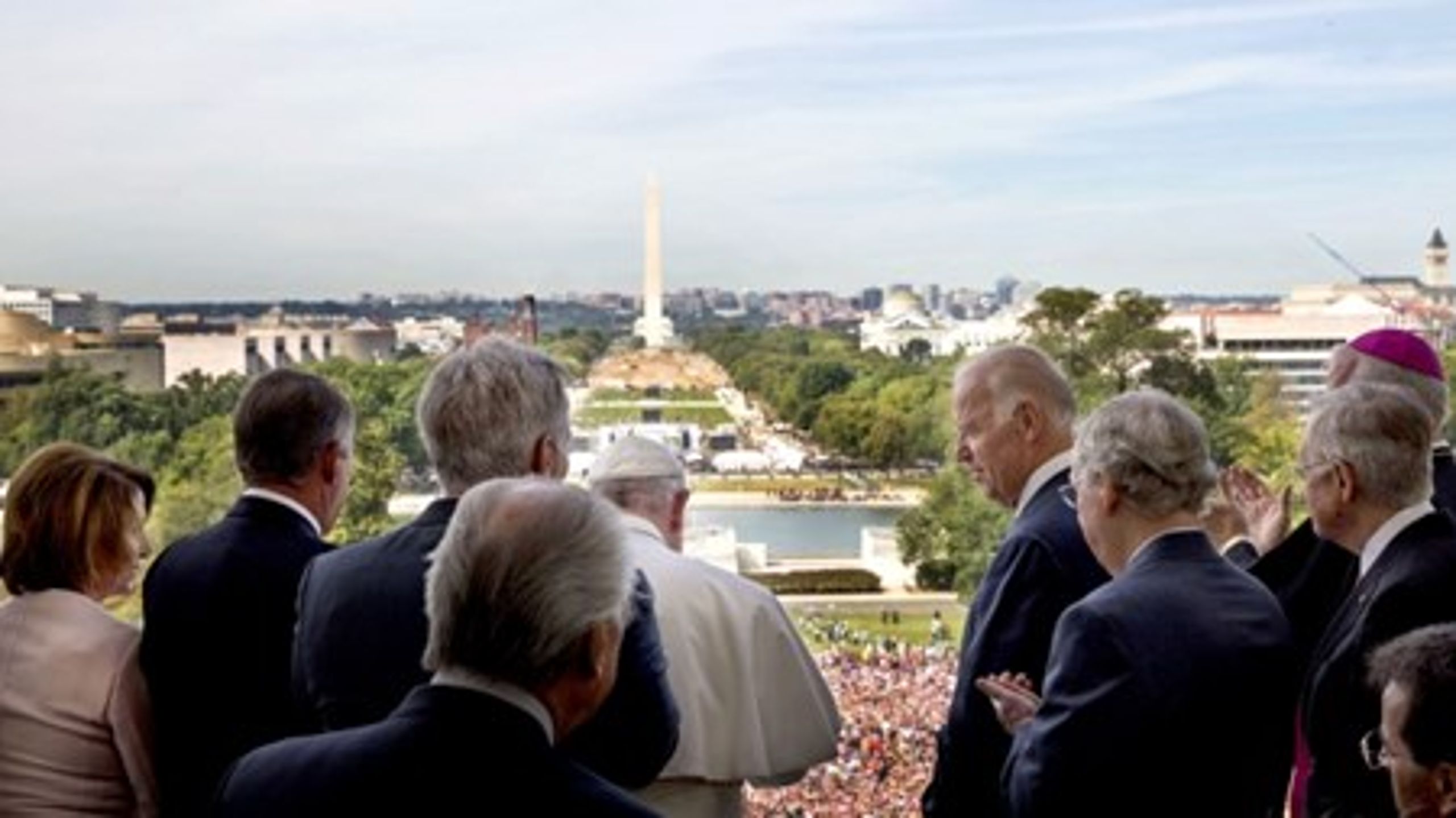 Der var trængsel på balkonen, da Paven besøgte Kongressen.