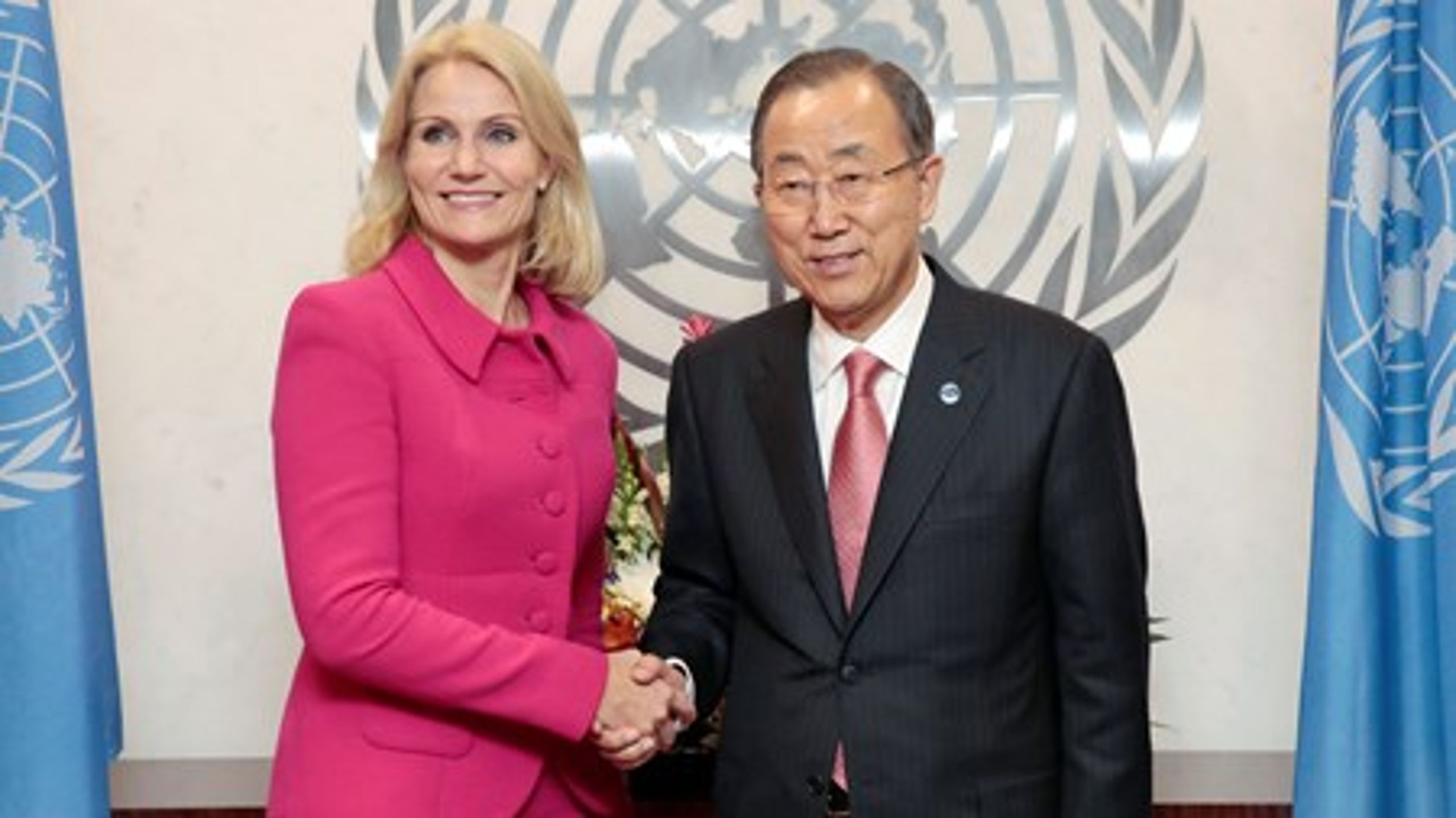 Daværende Helle Thorning-Schmidt (S) trykker hånd med&nbsp;FN-generalsekretær Ban ki-Moon ved sidste års FN-topmøde i september.