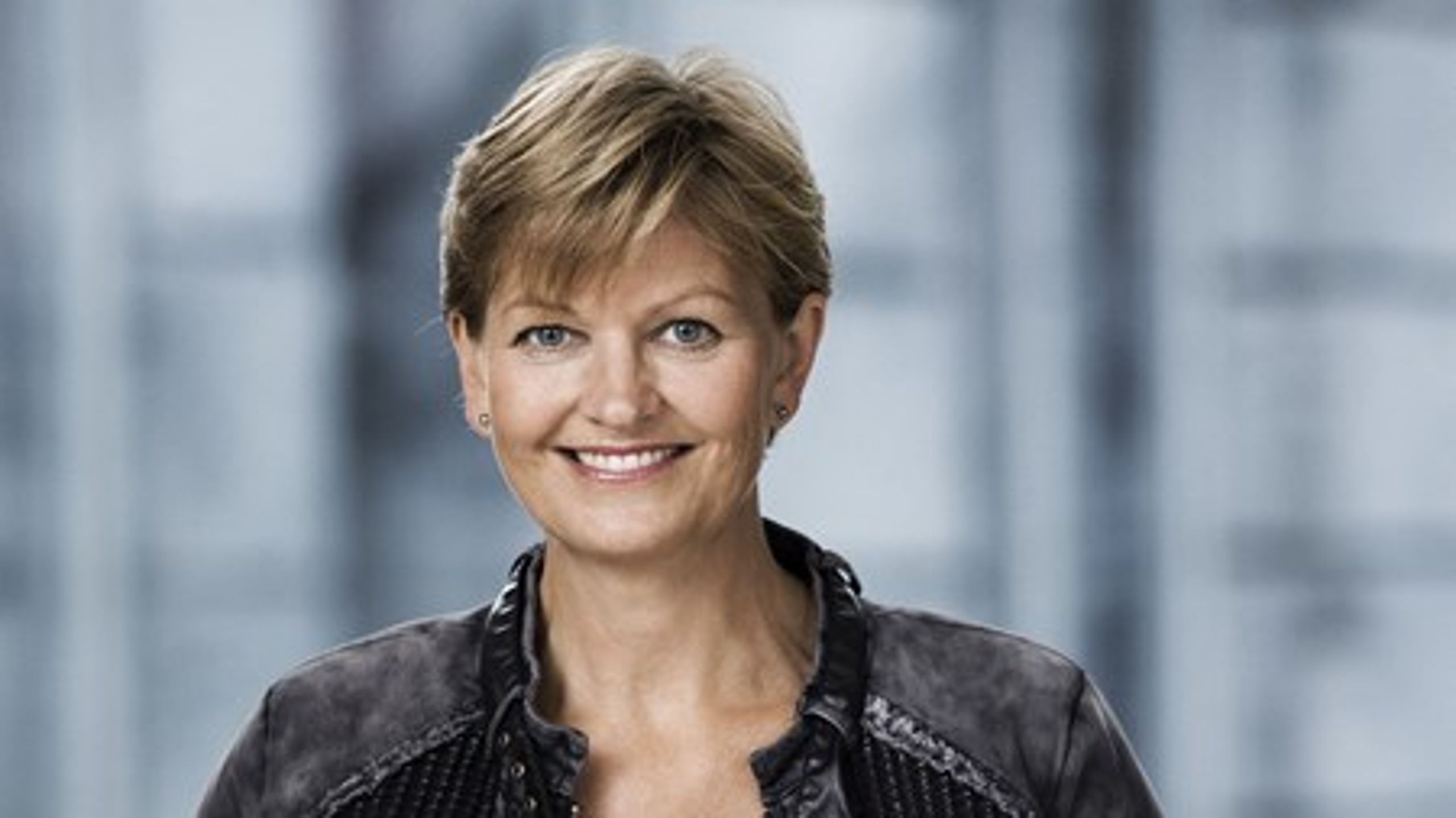 Miljø- og fødevareminister Eva Kjer Hansen sender et lovforslag i høring, der skal droppe forbuddet mod at sprøjte og gødske på § 3-beskyttede områder. Forbuddet skulle være trådt i kraft i 2017.