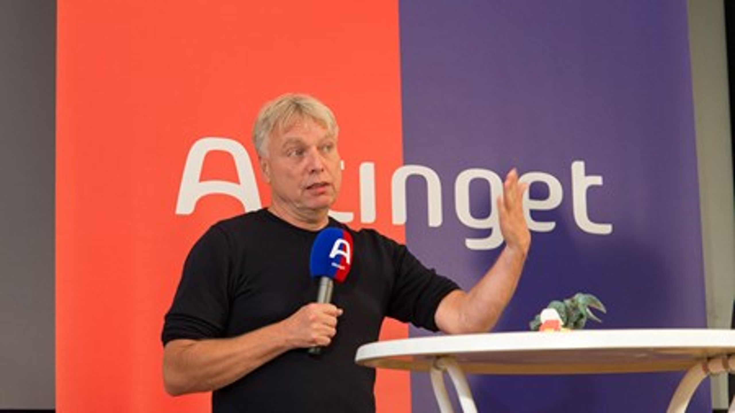Uffe Elbæk vinder året Ting-Pris.