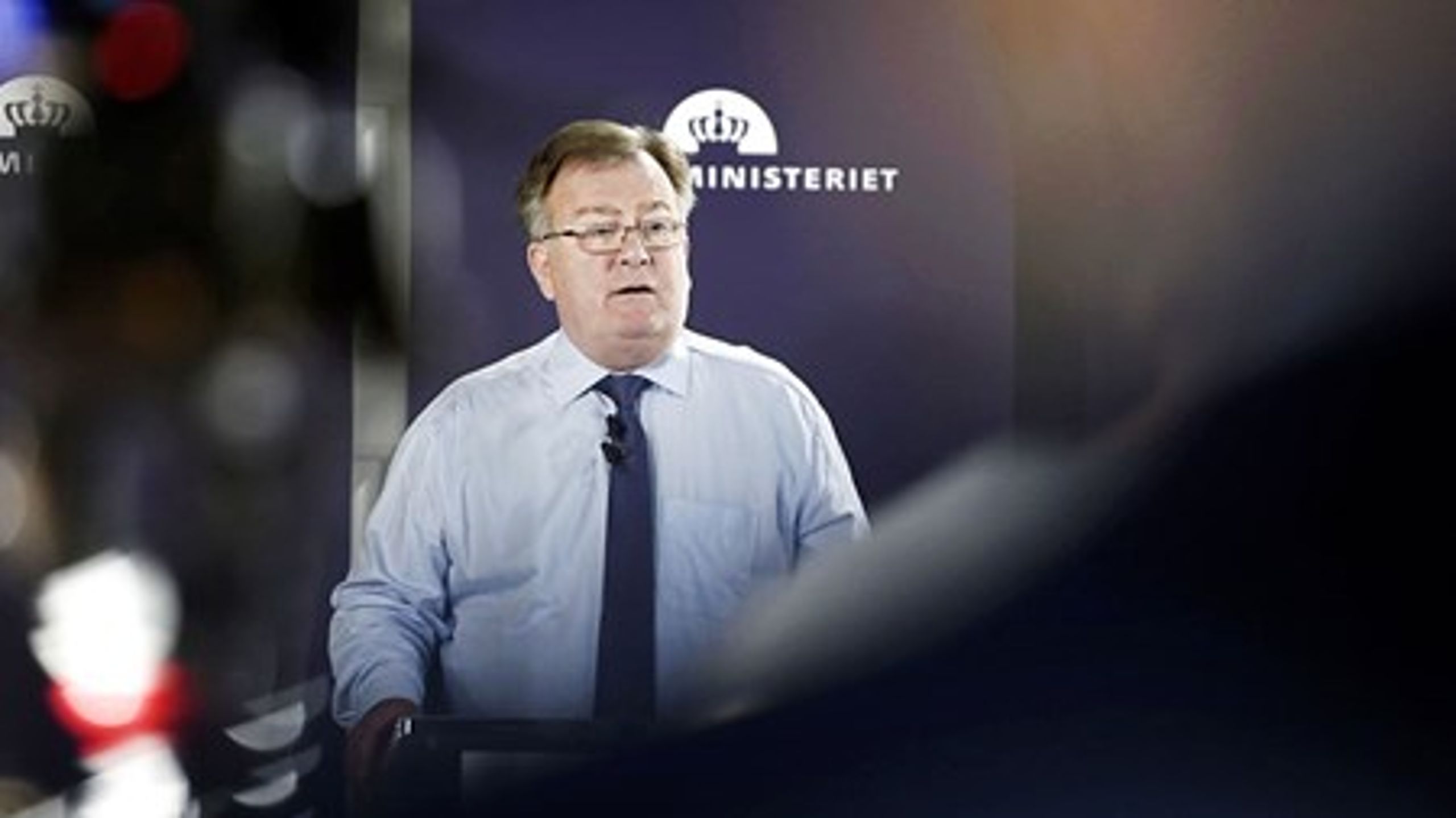 Finansminister Claus Hjort Frederiksen (V) har lagt op til, at partierne skal komme med alternative spareforslag, hvis de vil have held til at forhandle besparelser ud af finanslovforslaget. <br>