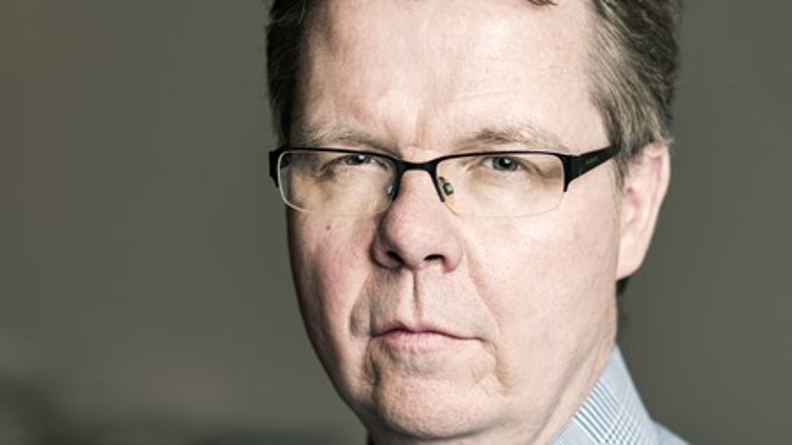Folketingets Ombudsmand, Jørgen Steen Sørensen, fastholder, at offentligt ansatte og instanser generelt skal være tilbageholdende med at politianmelde mindreårige.