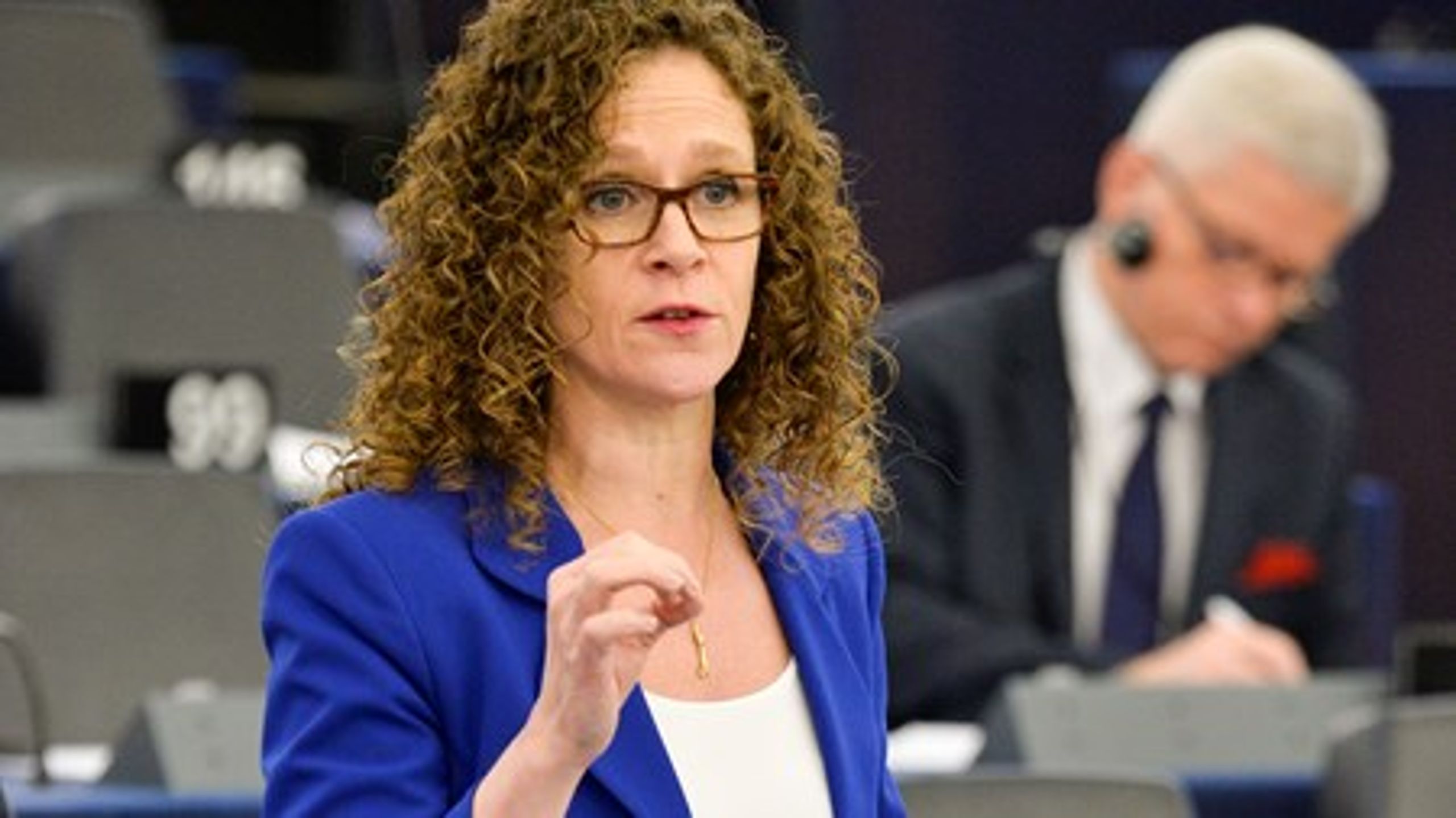 Den hollandske europaparlamentariker Sophie in 't Veld fra den liberale ALDE-gruppe stillede forslaget om, at debatten om den danske smykkesag skal finde sted på mandag i Parlamentets udvalg for borgerrettigheder. Hun kommer fra det hollandske parti D66, som er et søsterparti til Radikale.