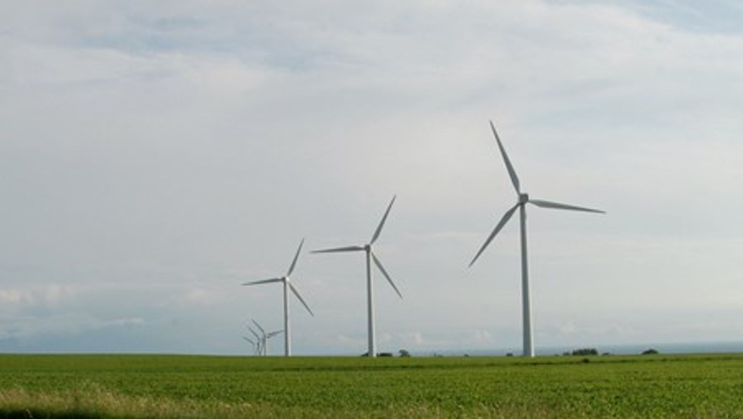 Frederikshavns kommunes plan om at være forsynet af 100 procent vedvarende energi i 2030 vurderes skrøbelig, da det forudsætter 55 procent af energien skal komme fra vindenergi. Antallet af vindmøller der sættes op er kommunen nemlig ikke selv herre over.