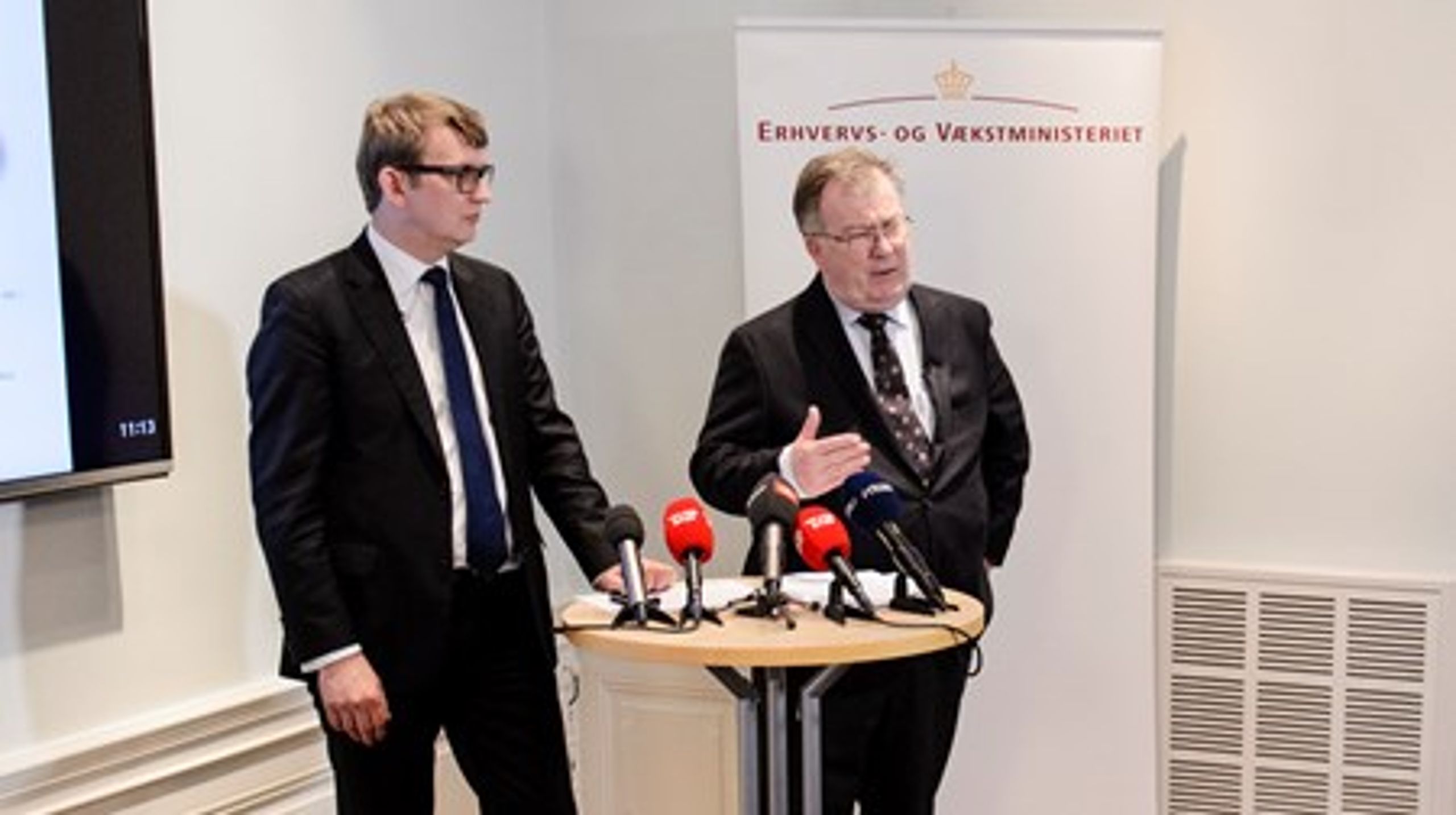 Erhvervs- og vækstminister Troels Lund Poulsen og finansminister Claus Hjort Frederiksen kunne tirsdag løfte sløret for, hvad den samlede regning for udflytningen af statslige energjobs forventes at løbe op i.
