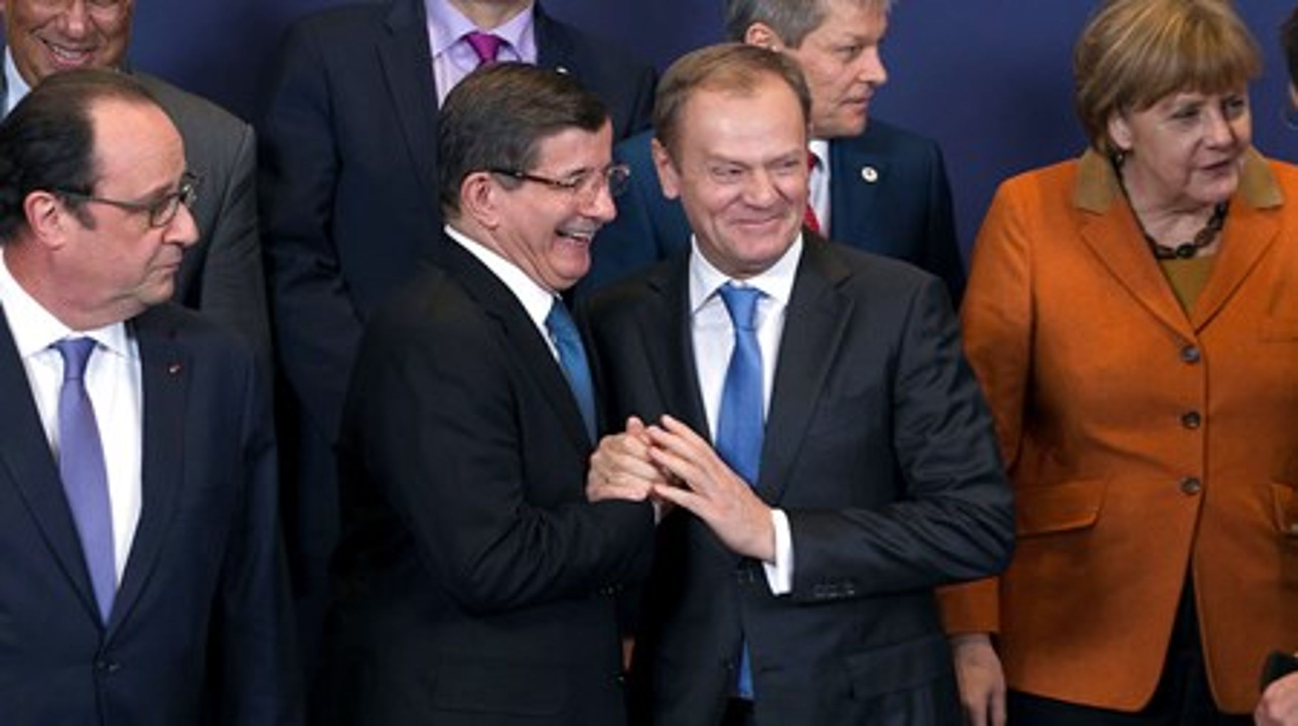 Både den tyrkiske premierminister, Ahmet Davutoglu (t.v.), og formanden for Det Europæiske Råd, Donald Tusk (t.h.), glædede sig over udsigten til en ny aftale mellem EU og Tyrkiet.
